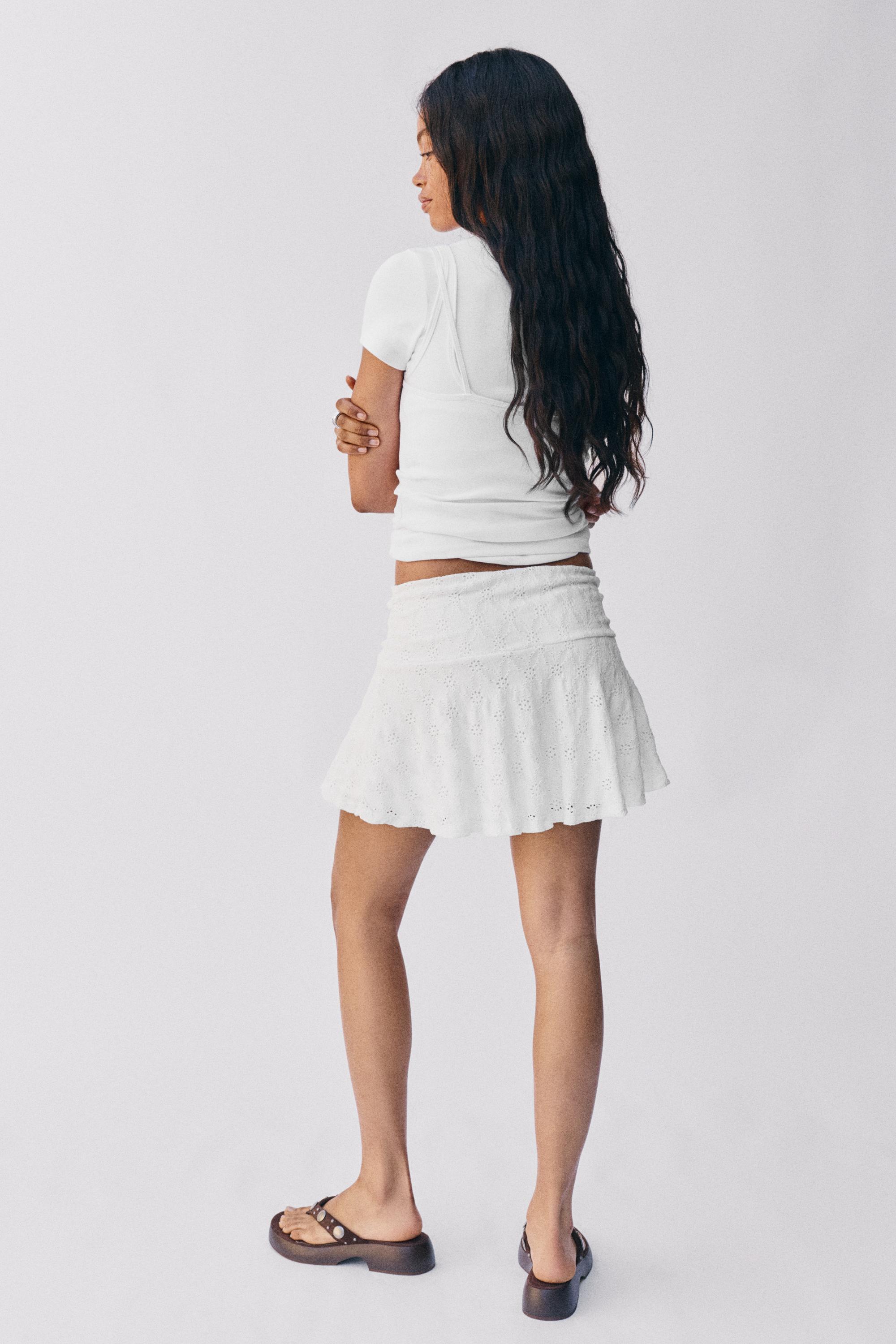 Swiss embroidery mini skirt — White