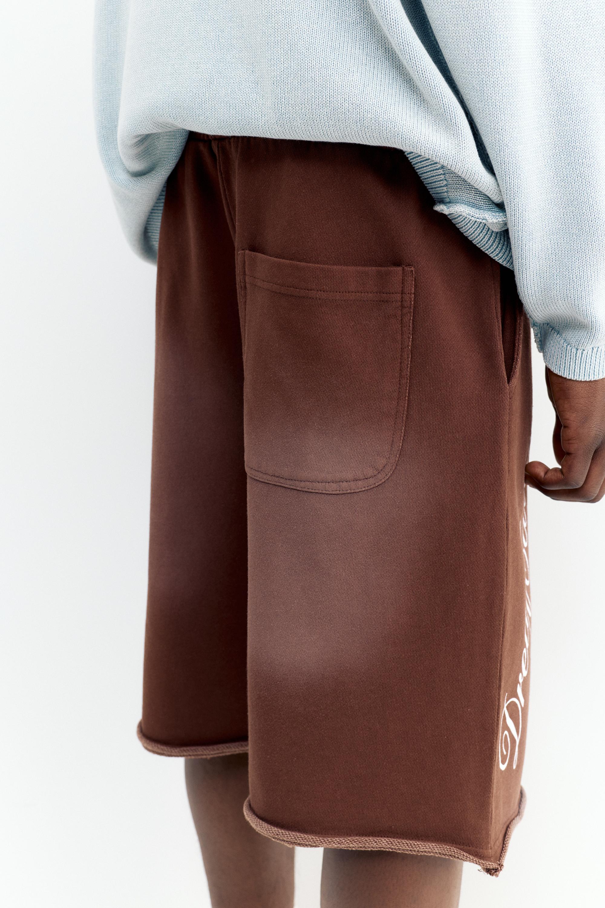 Graphic skater Bermuda sweatshorts — Brown