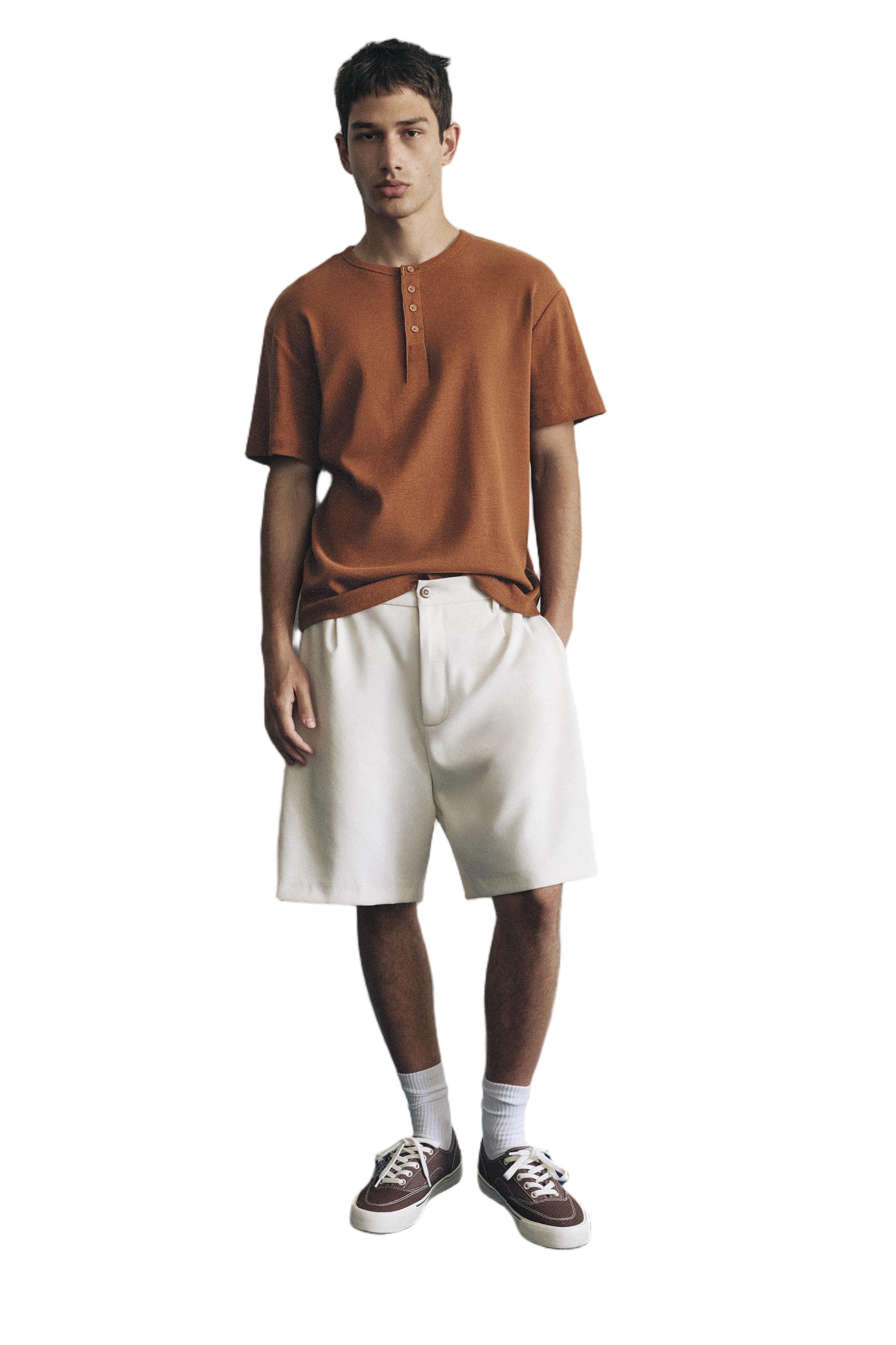 Slim-fit Henley T-shirt — Brown
