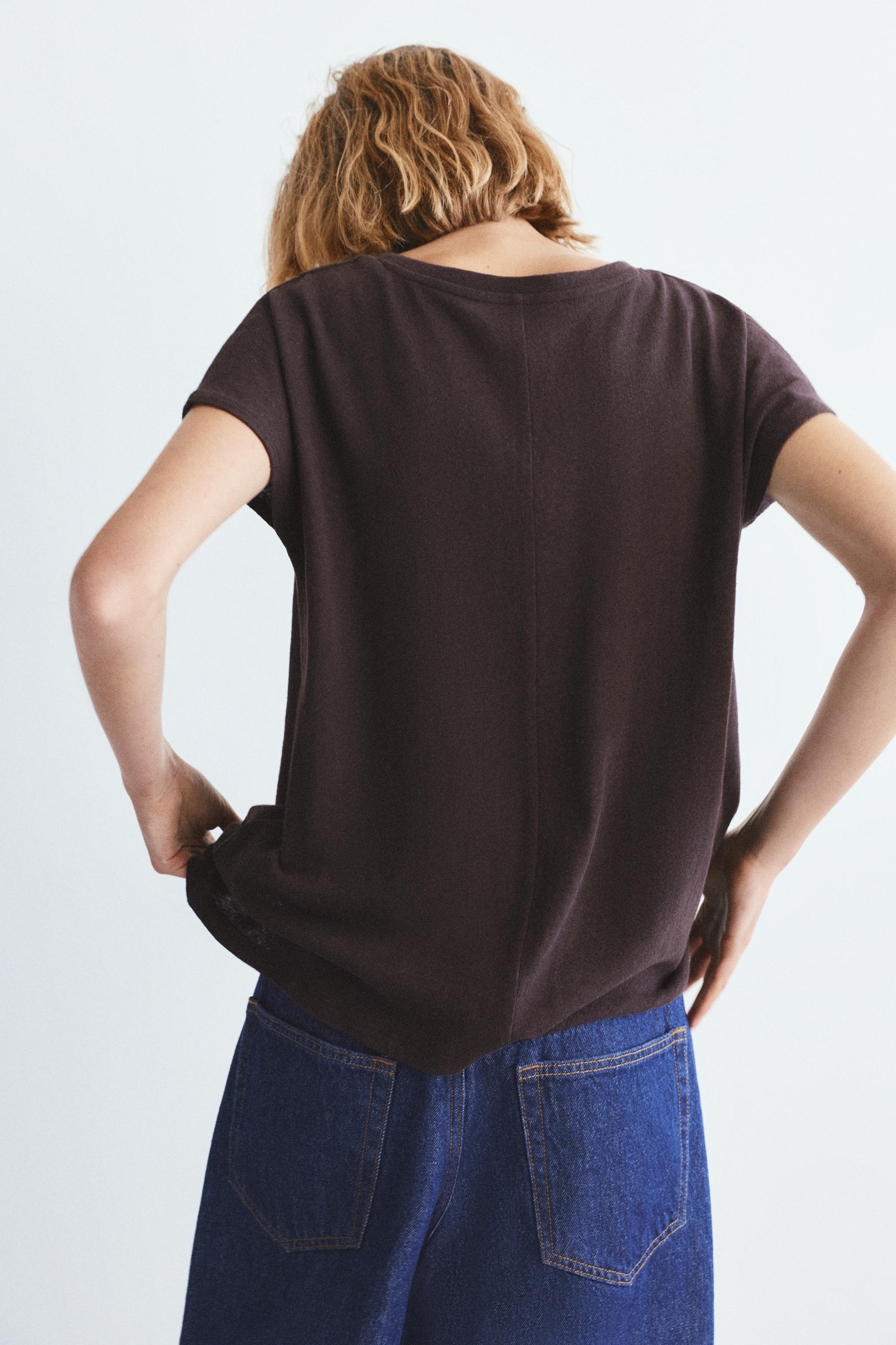 V-neck linen T-shirt — Dark brown