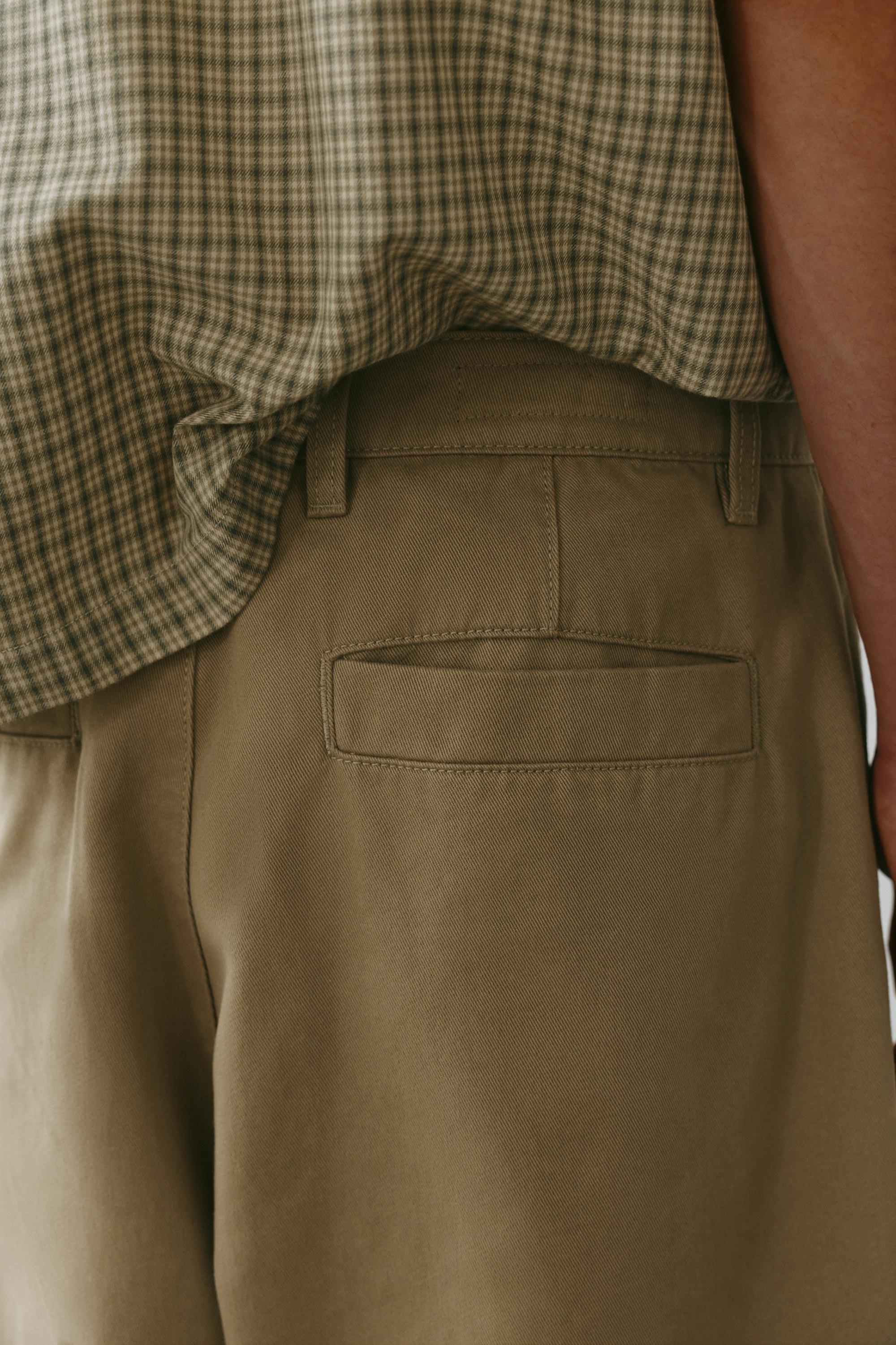Baggy darted chinos — Beige