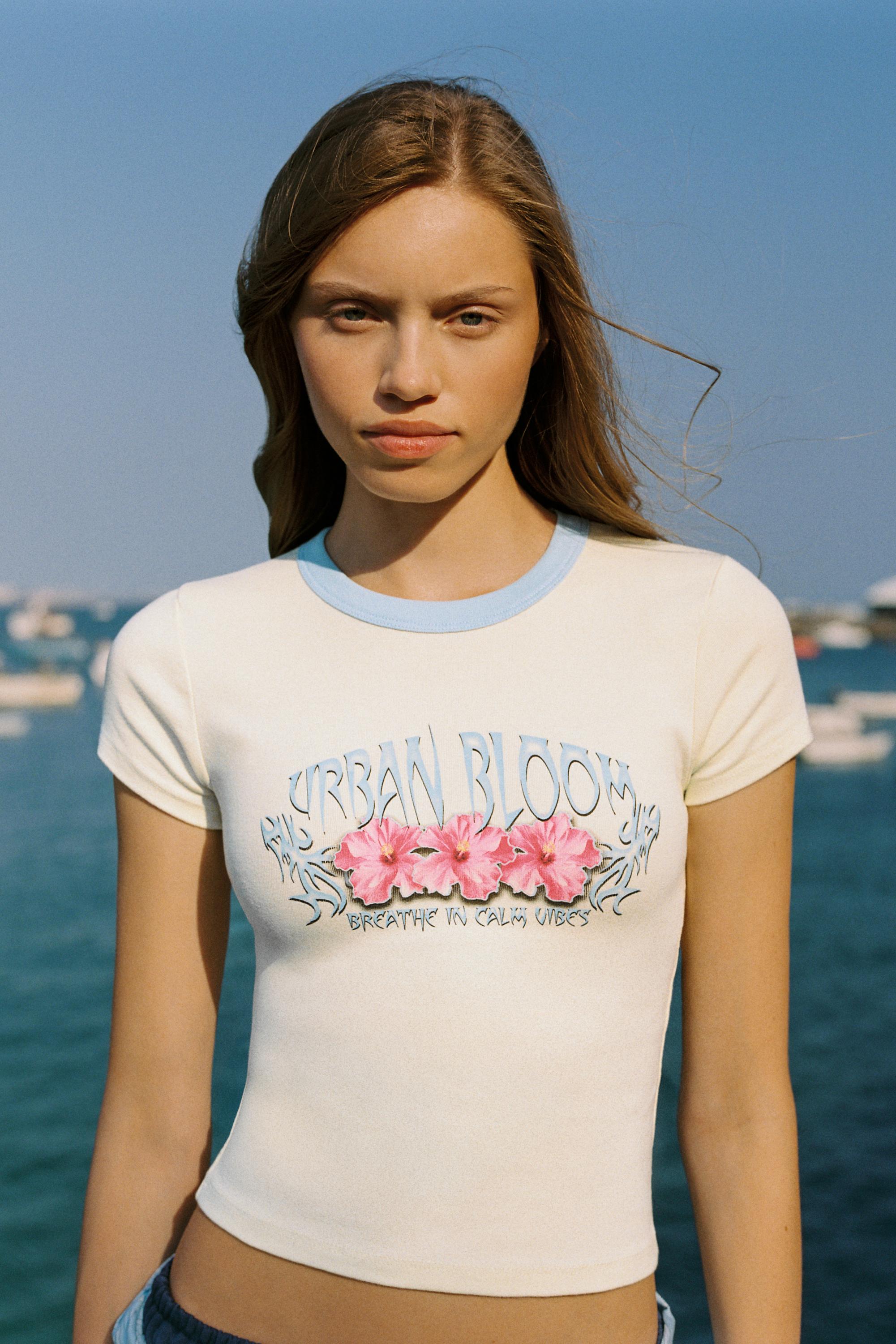 Floral graphic T-shirt | Pull&Bear Canada