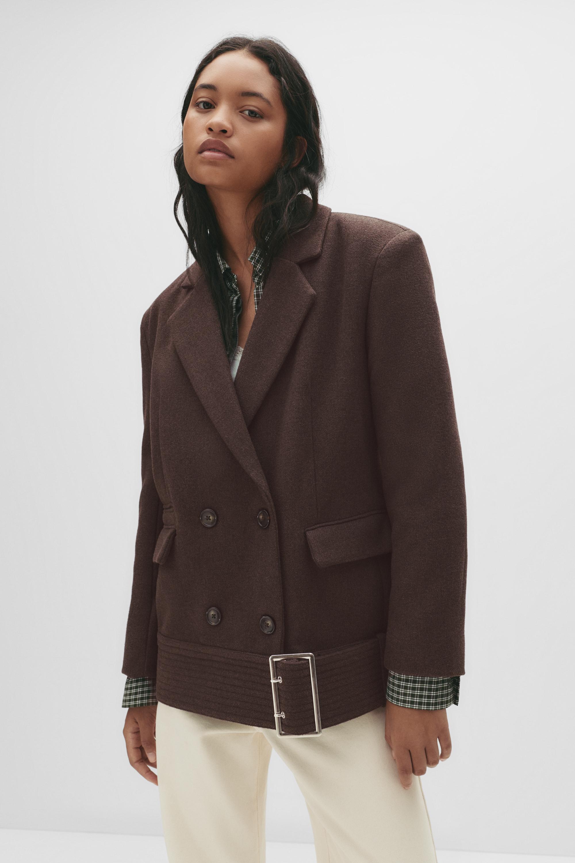 Kurzer Stoffmantel Mit Gürtel