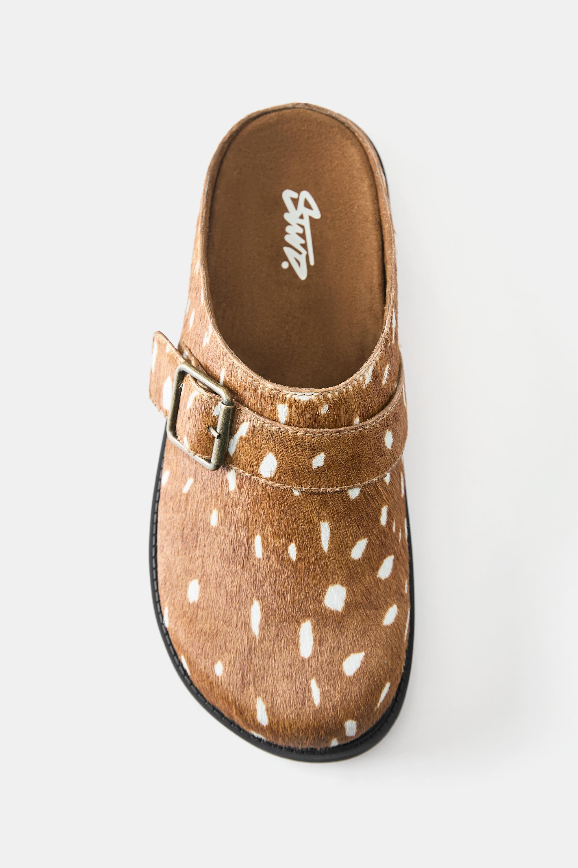 Leather buckle clogs — Brown