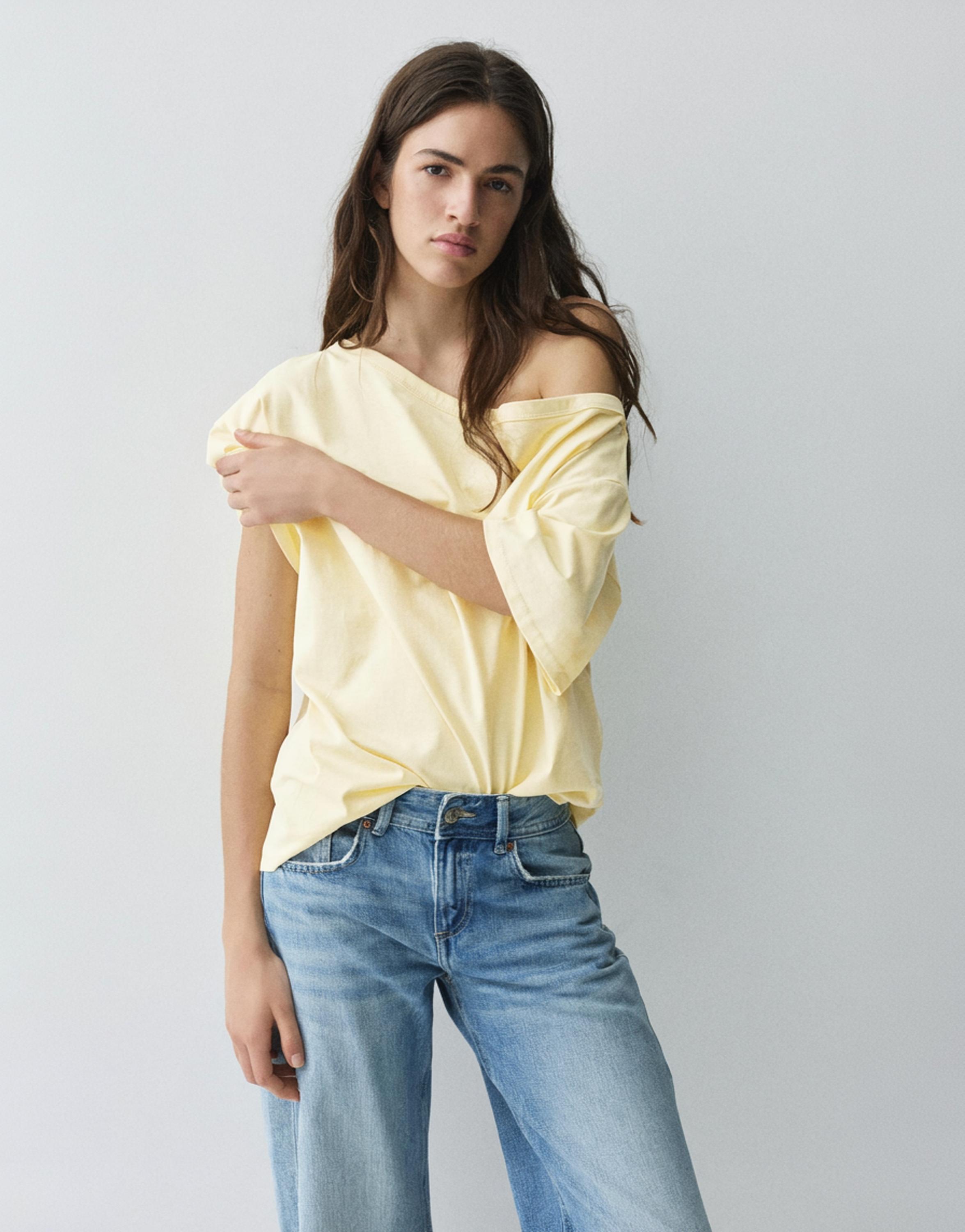 Asymmetric short sleeve T-shirt — Yellow