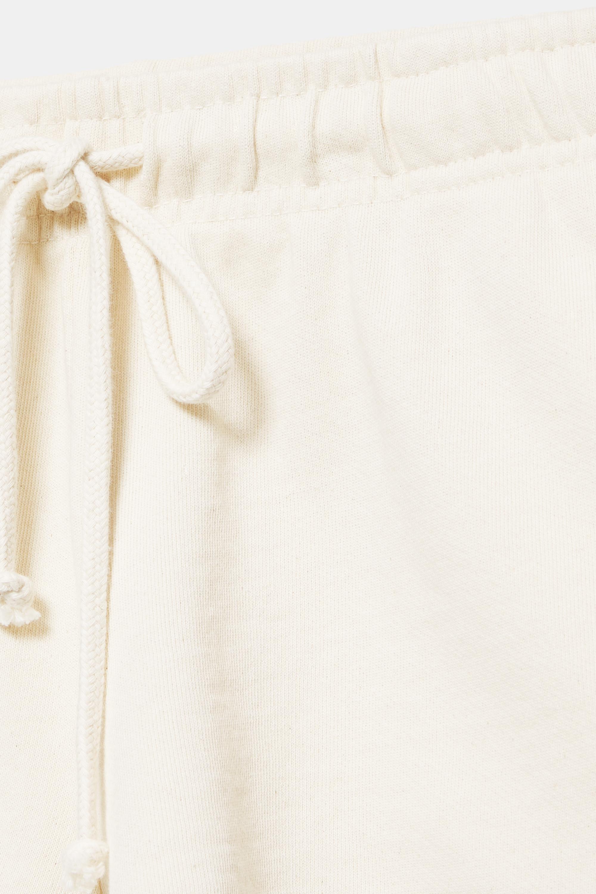 Sports shorts with elastic waist — Ecru