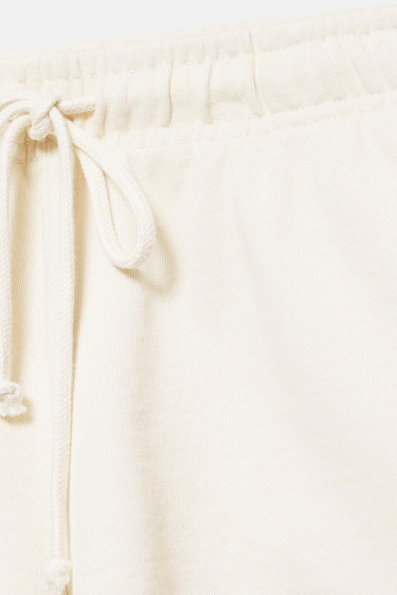 Sports shorts with elastic waist — Ecru