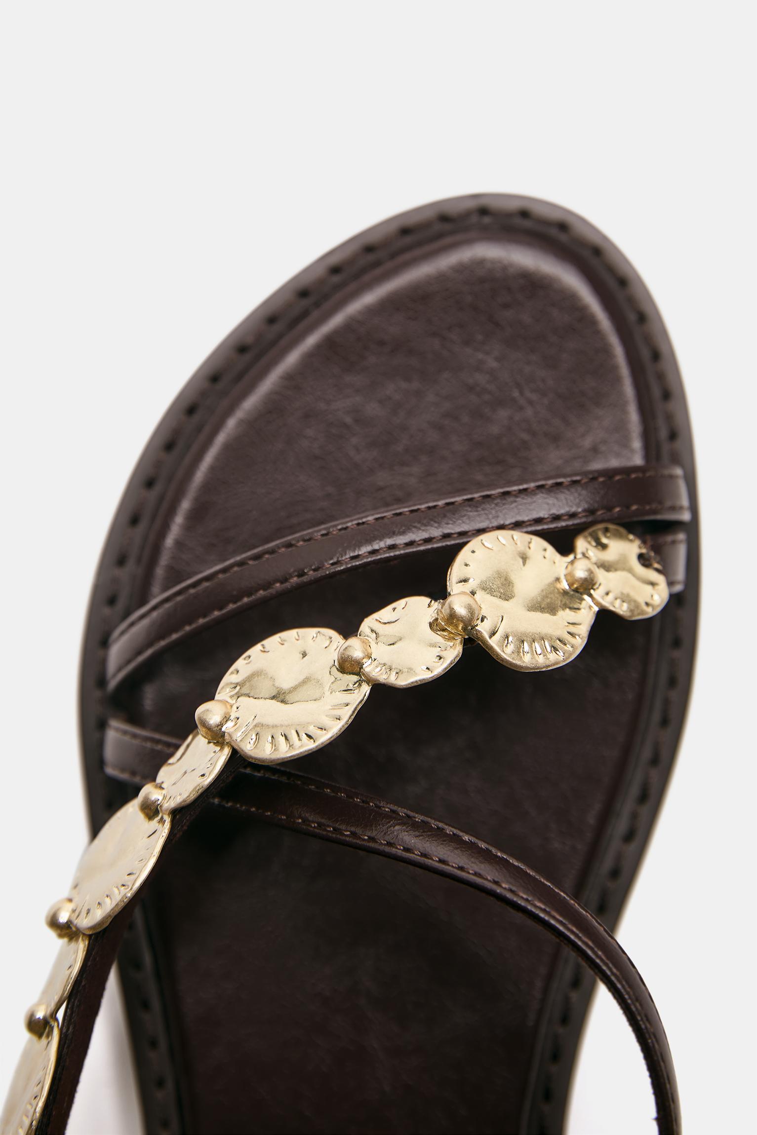 Flat beaded sandals — Brown