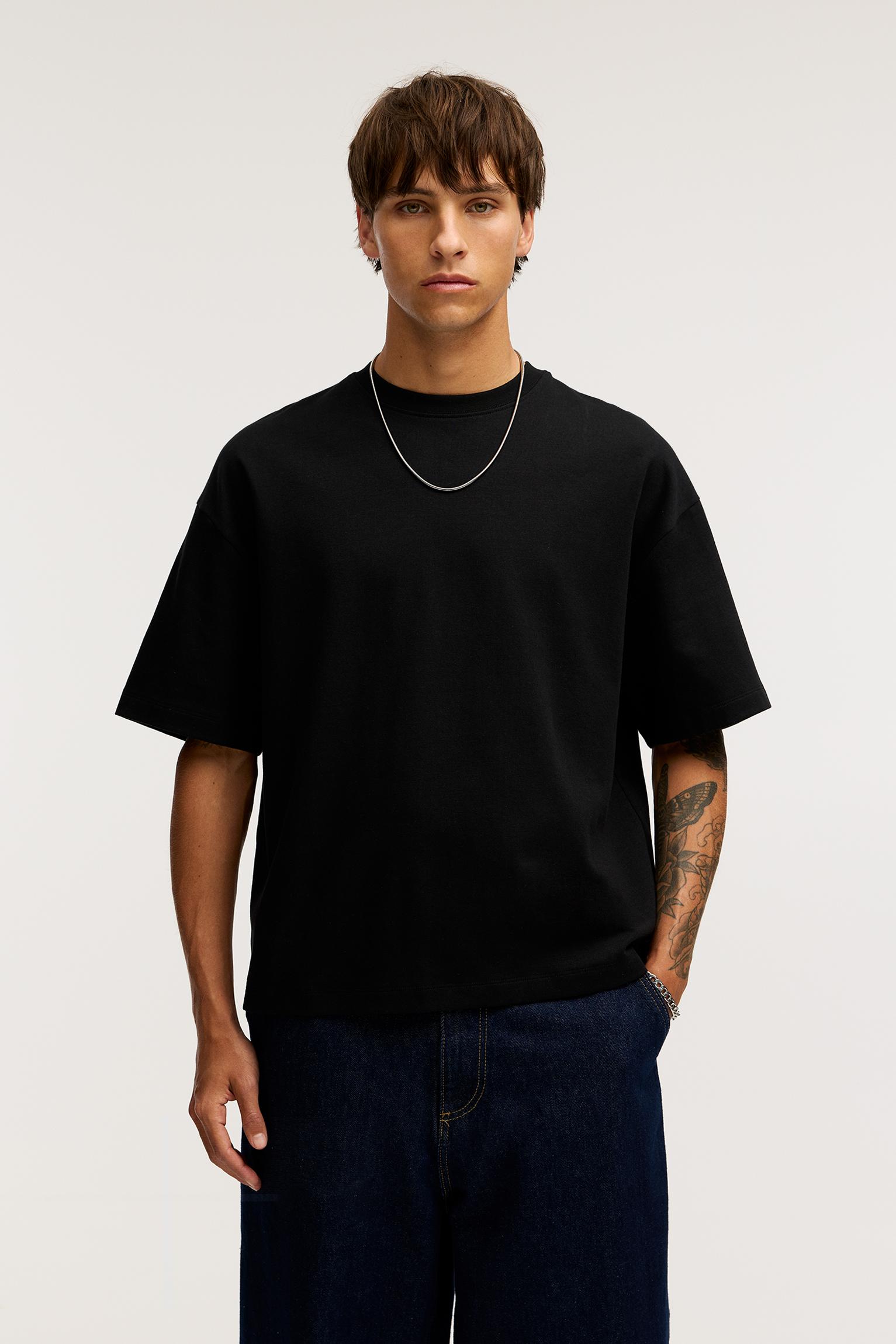 Boxy T-shirt — Black