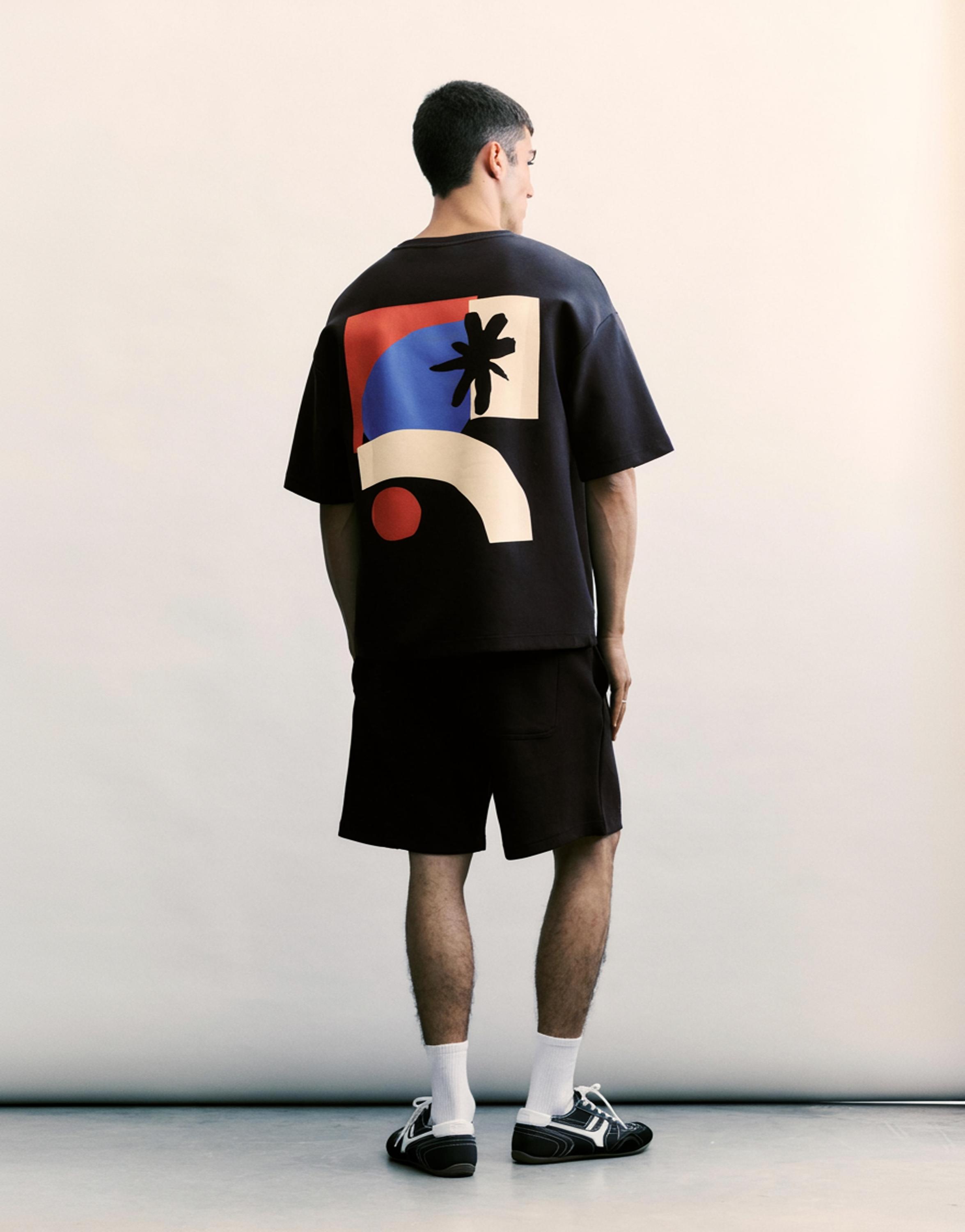 Grafik detaylı siyah kısa kollu sweatshirt - Görsel 12