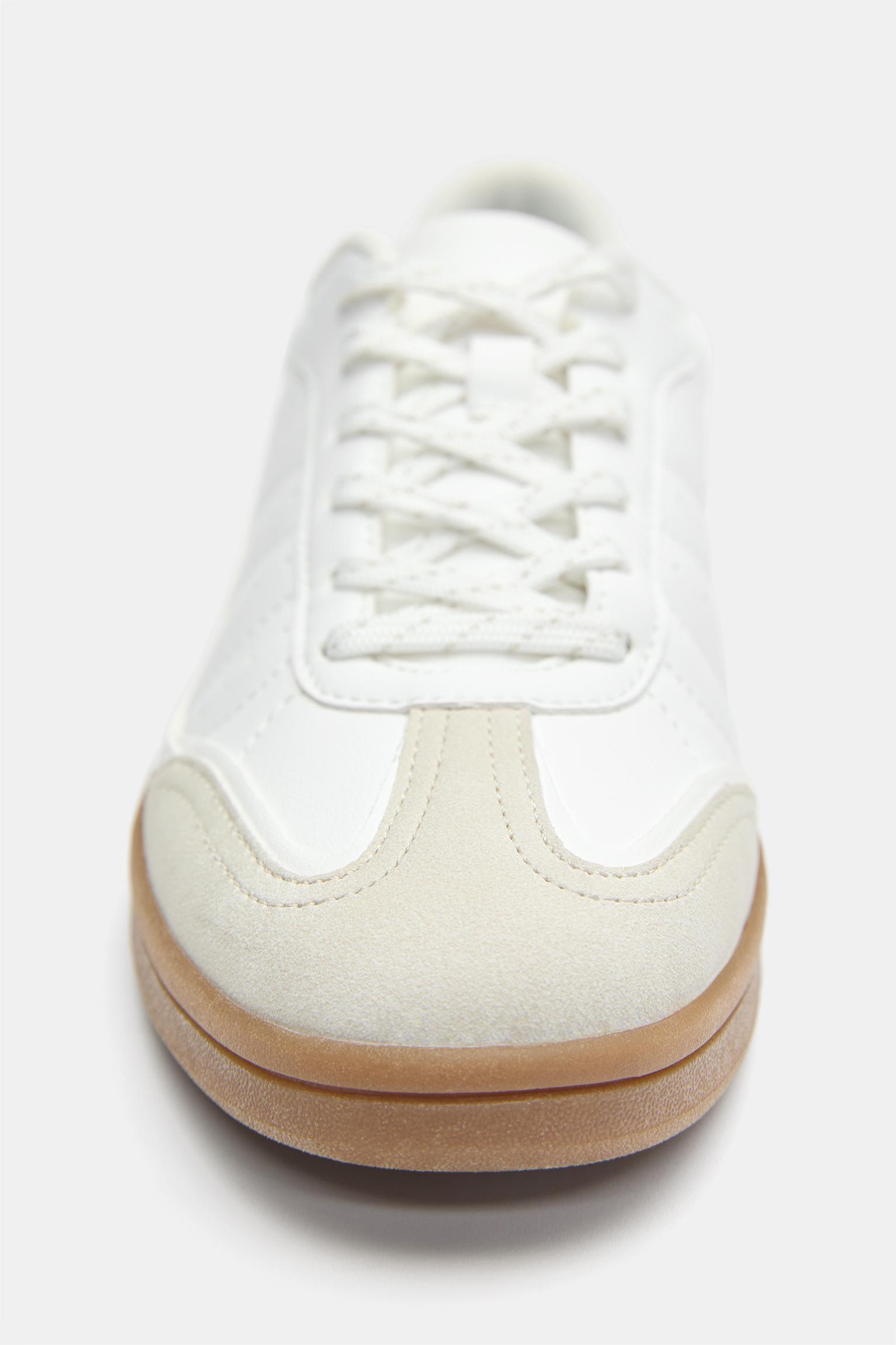 Casual trainers — White