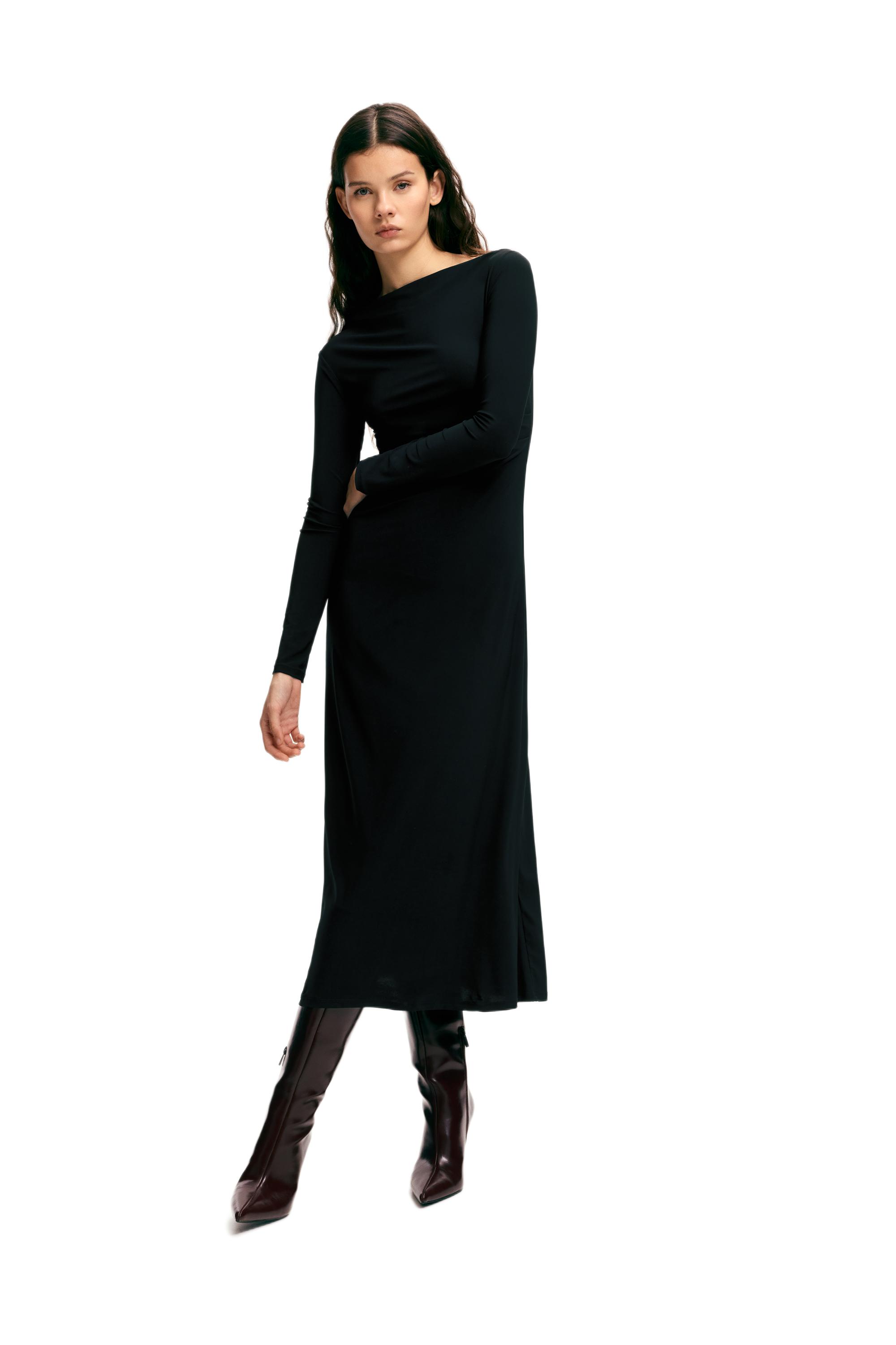 Drape detaylı yumuşak midi elbise - Görsel 15