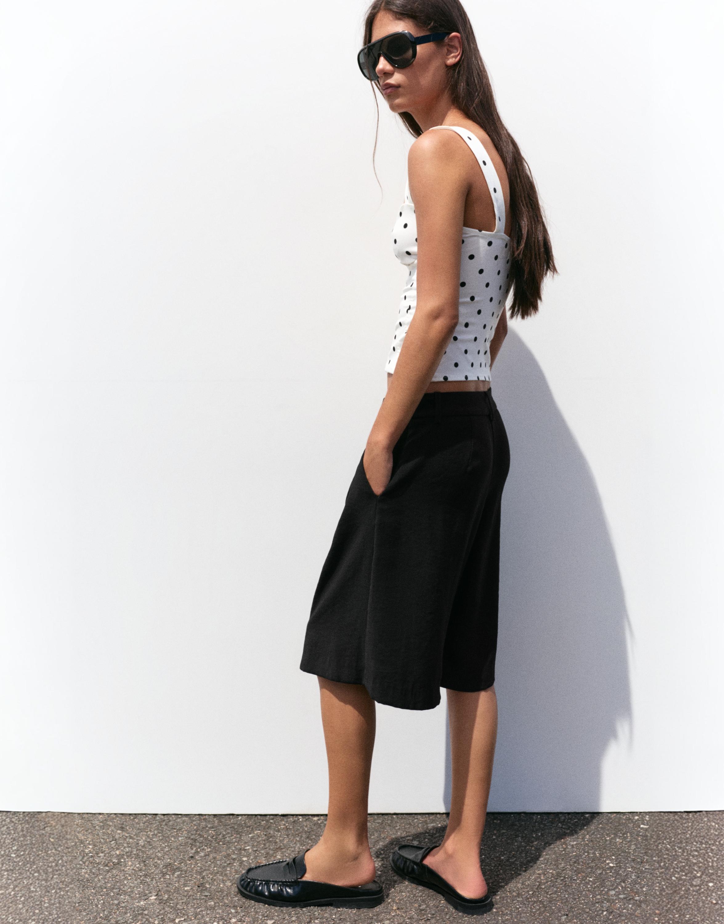Long darted Bermuda shorts — Black