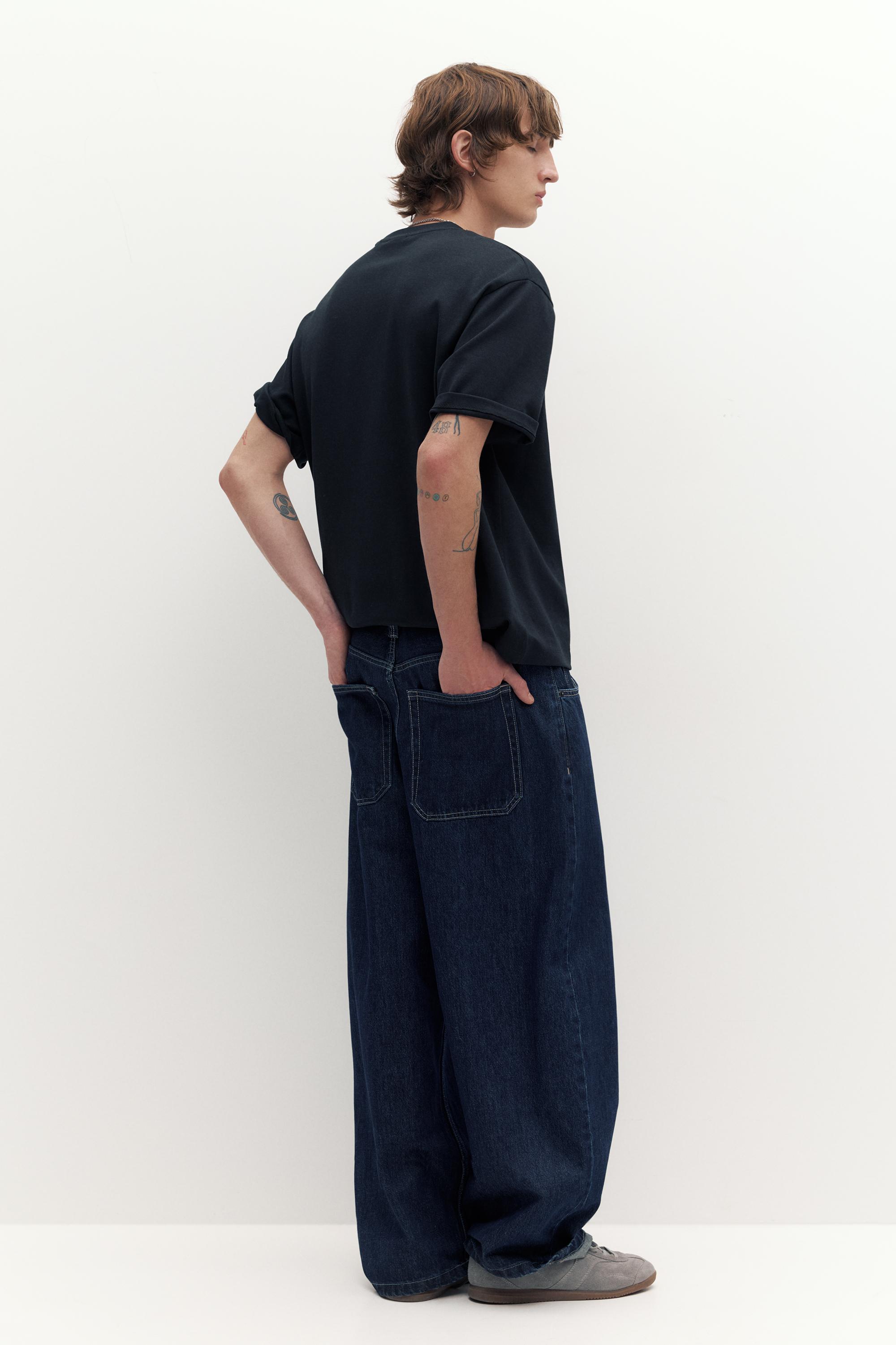 Boxy T-shirt — Black