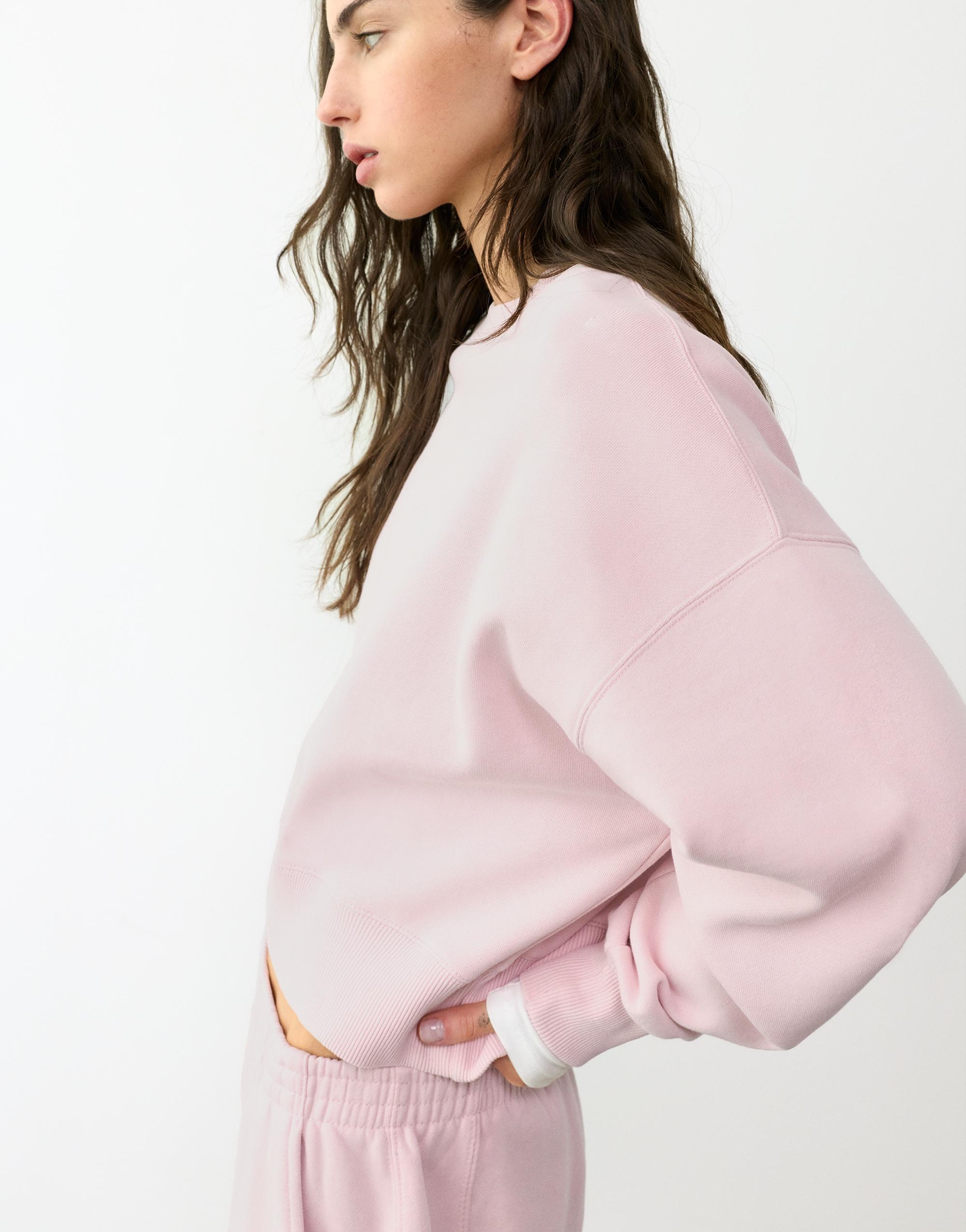 Round neck sweatshirt — Pastel pink