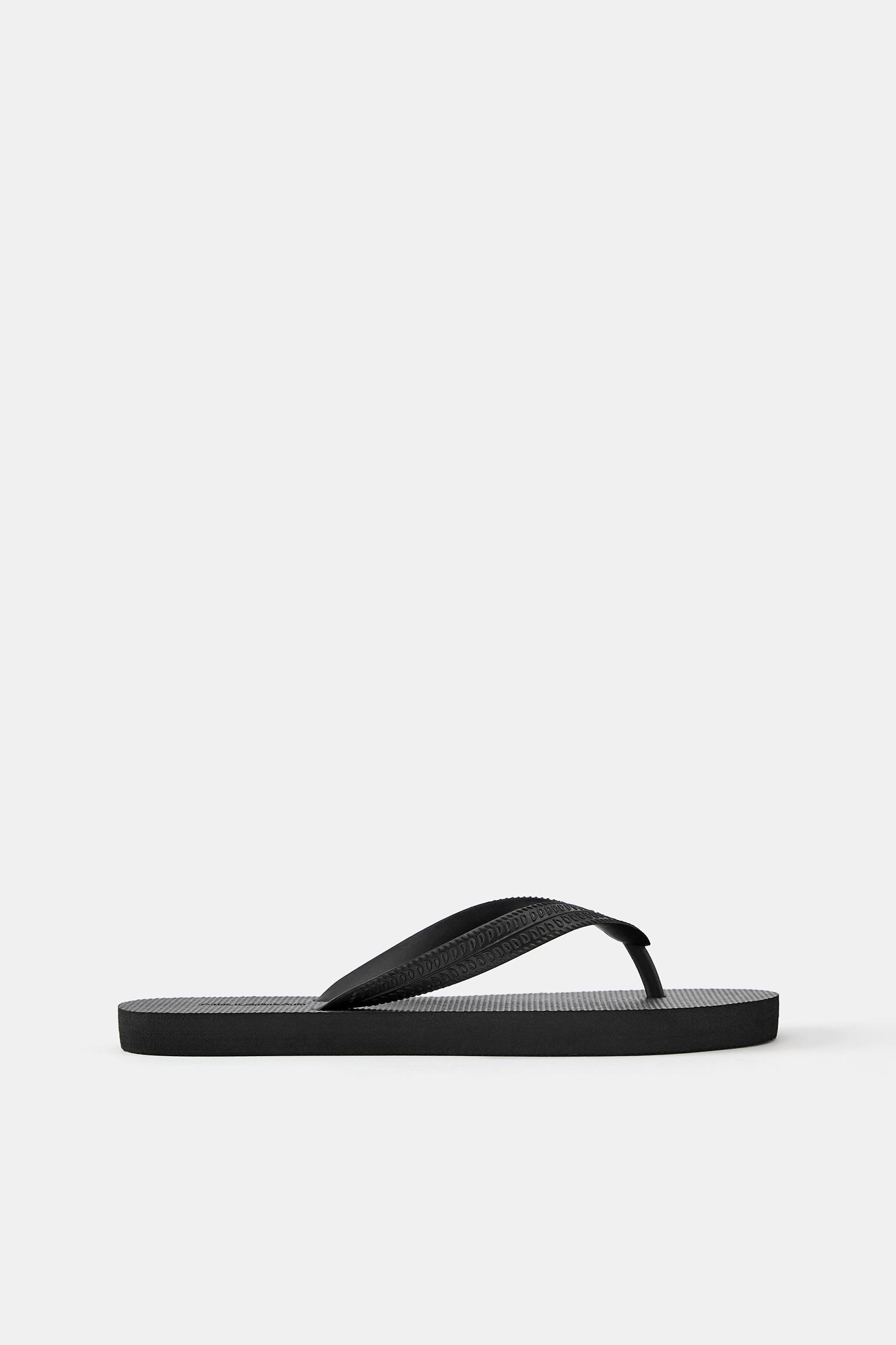 Flat sandals — Black