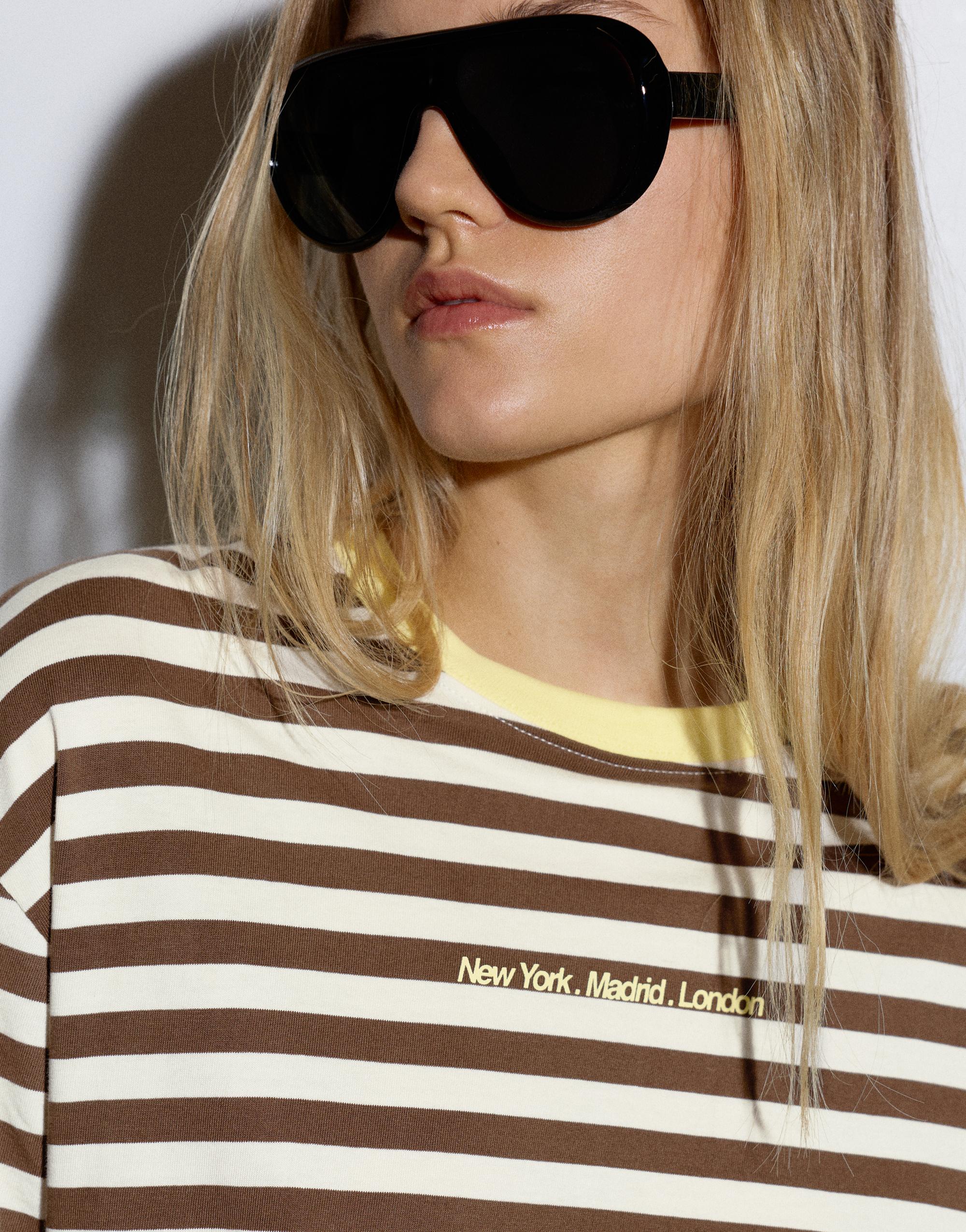 Oversize striped T-shirt — Brown