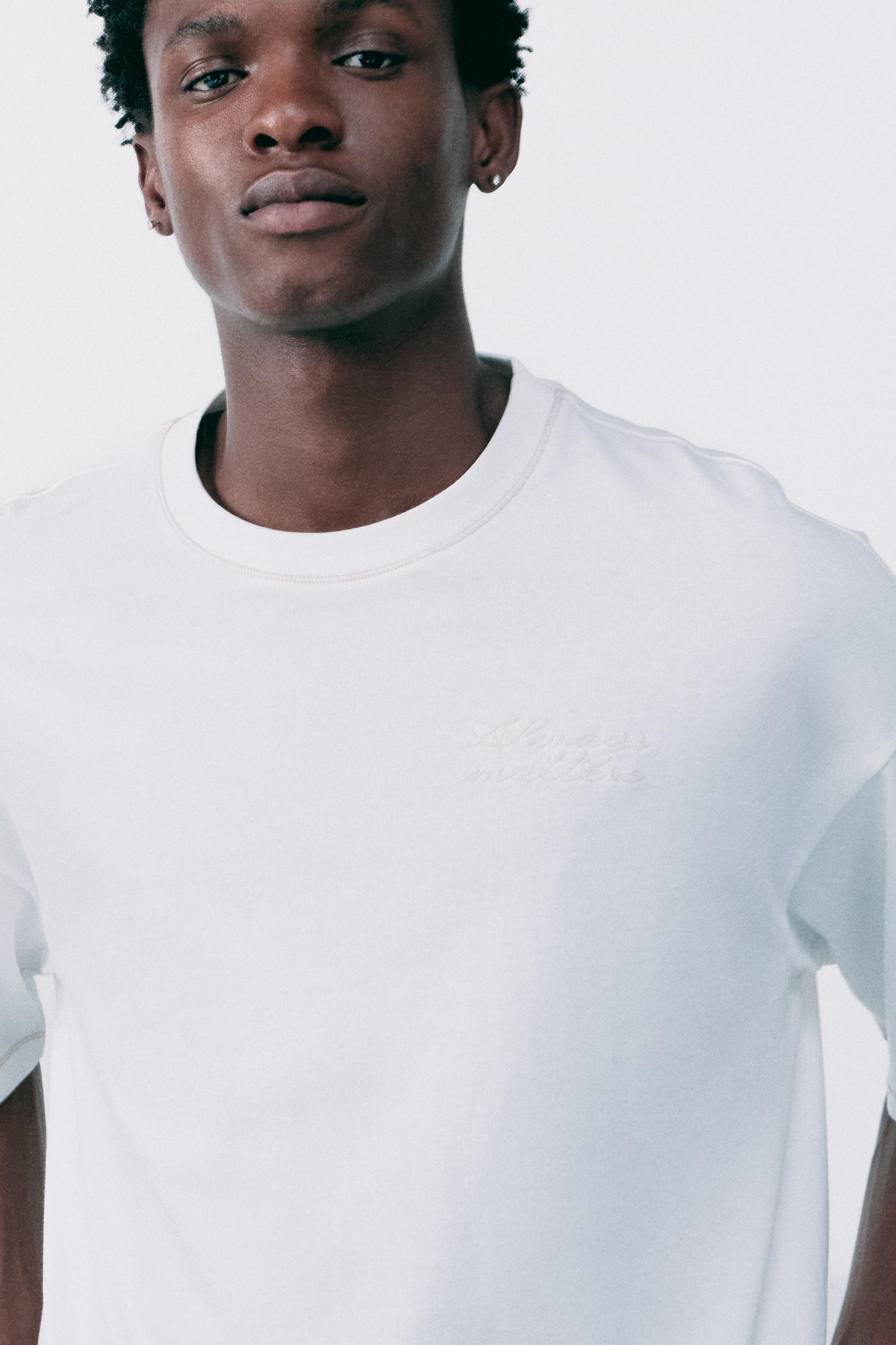 Embroidered graphic T-shirt — Ecru