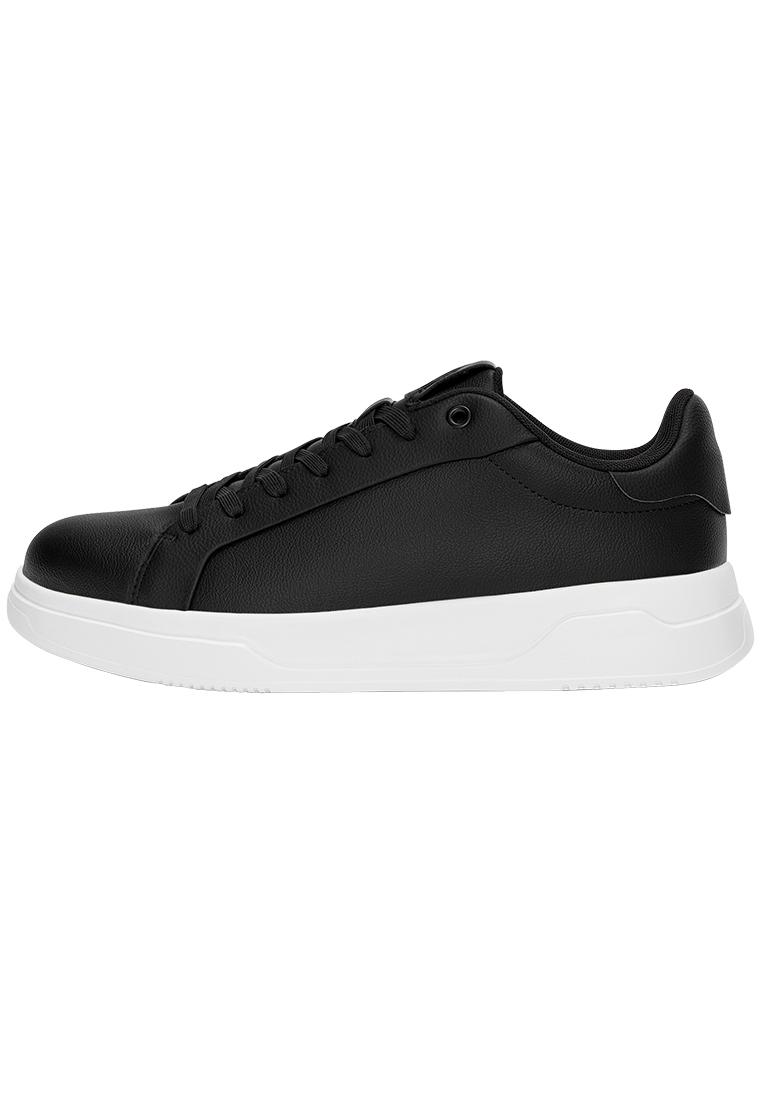 Chunky trainers — Contrast