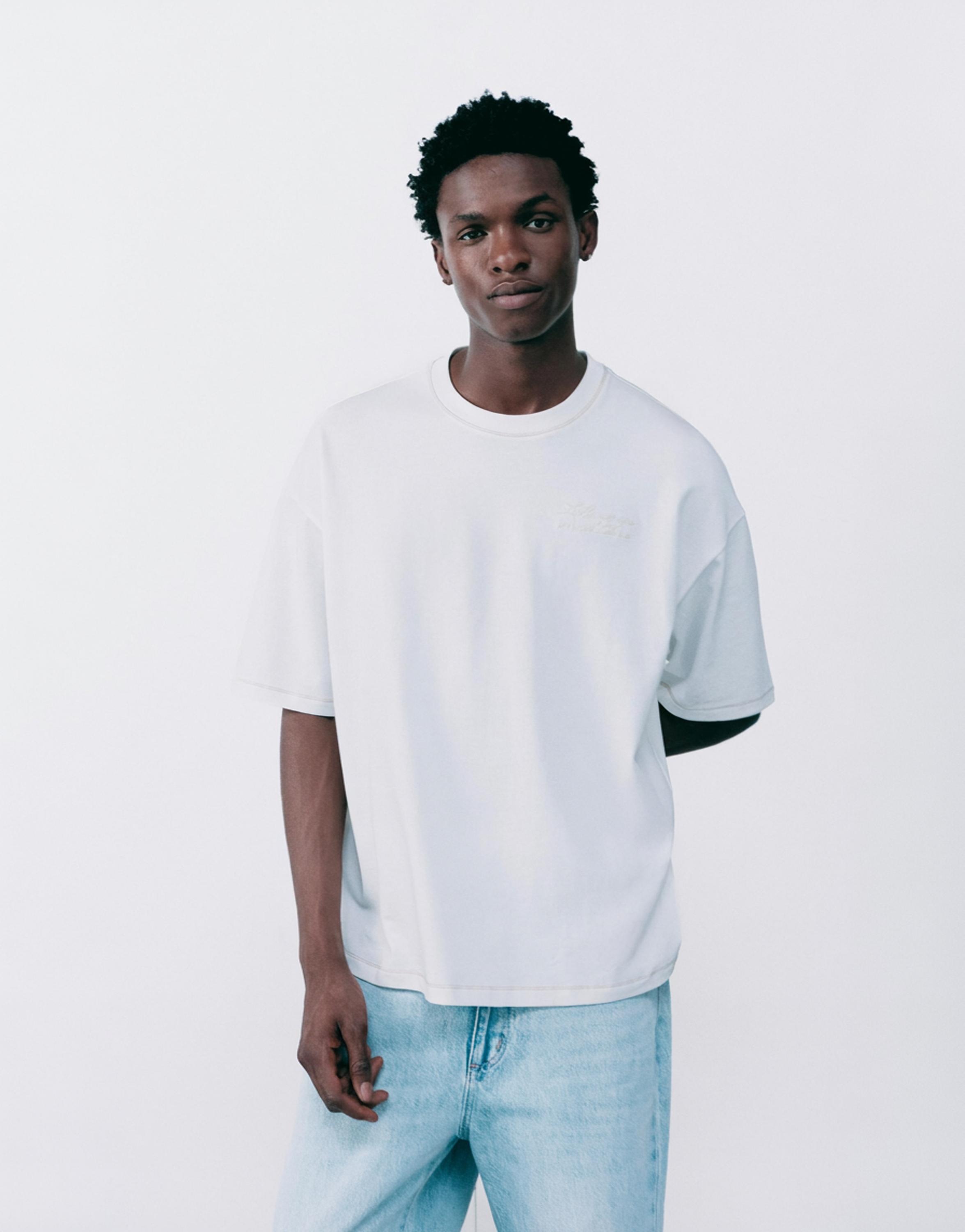 Embroidered graphic T-shirt — Ecru