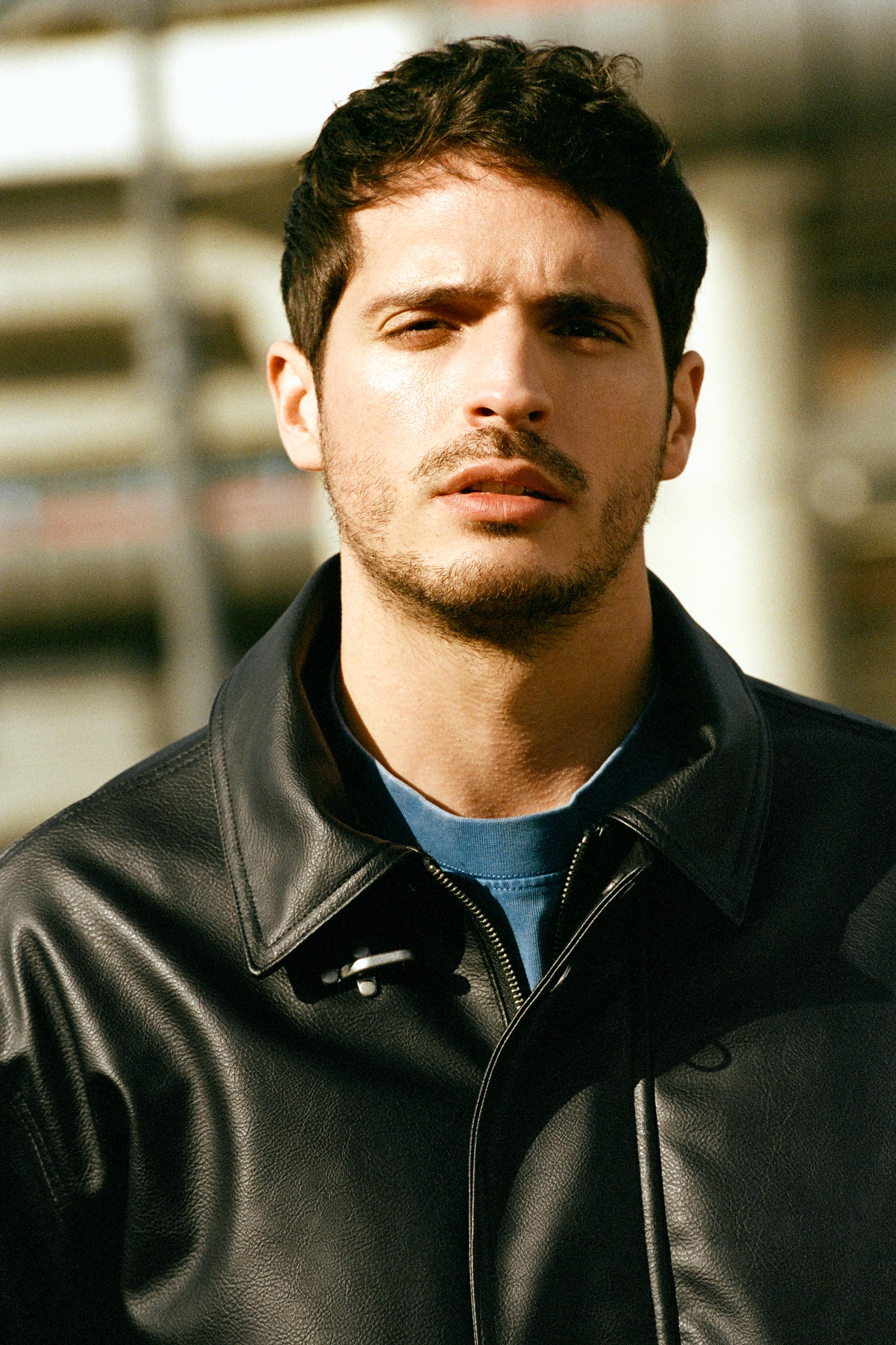 Süslü düğmeli suni deri ceket - Görsel 10