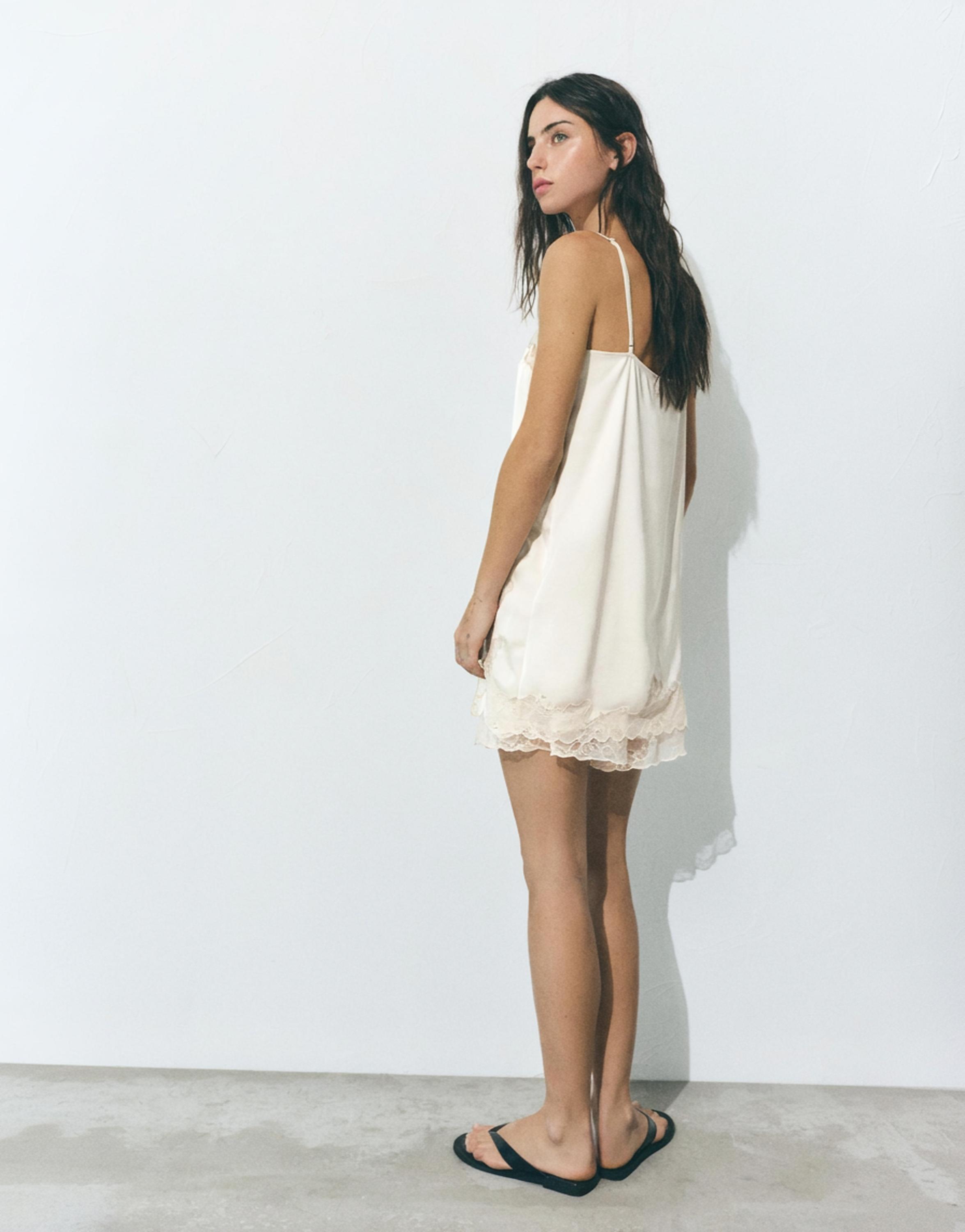 İnce askılı dantelli top - Görsel 13