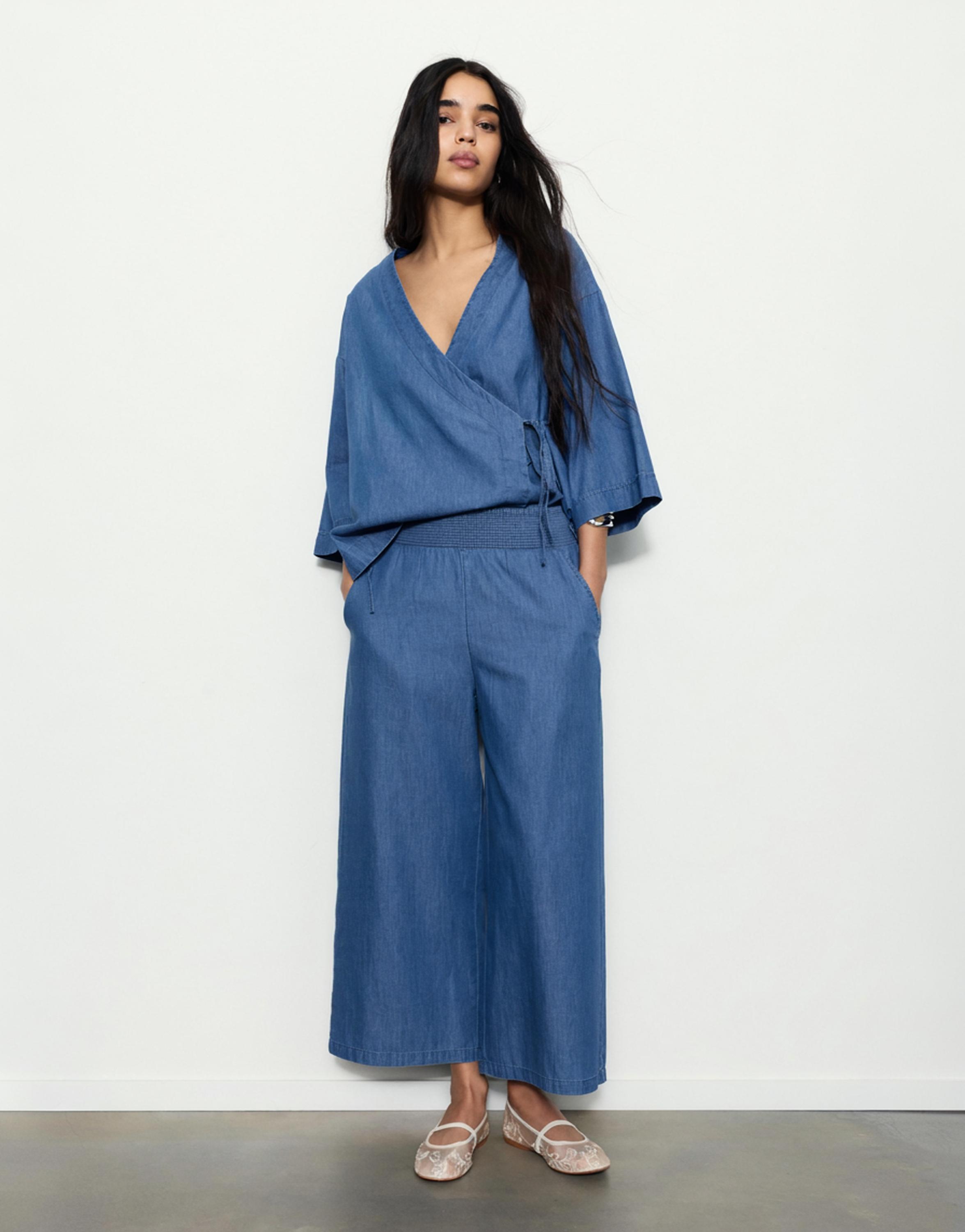 Flowing denim trousers with elasticated waist — Medium blue