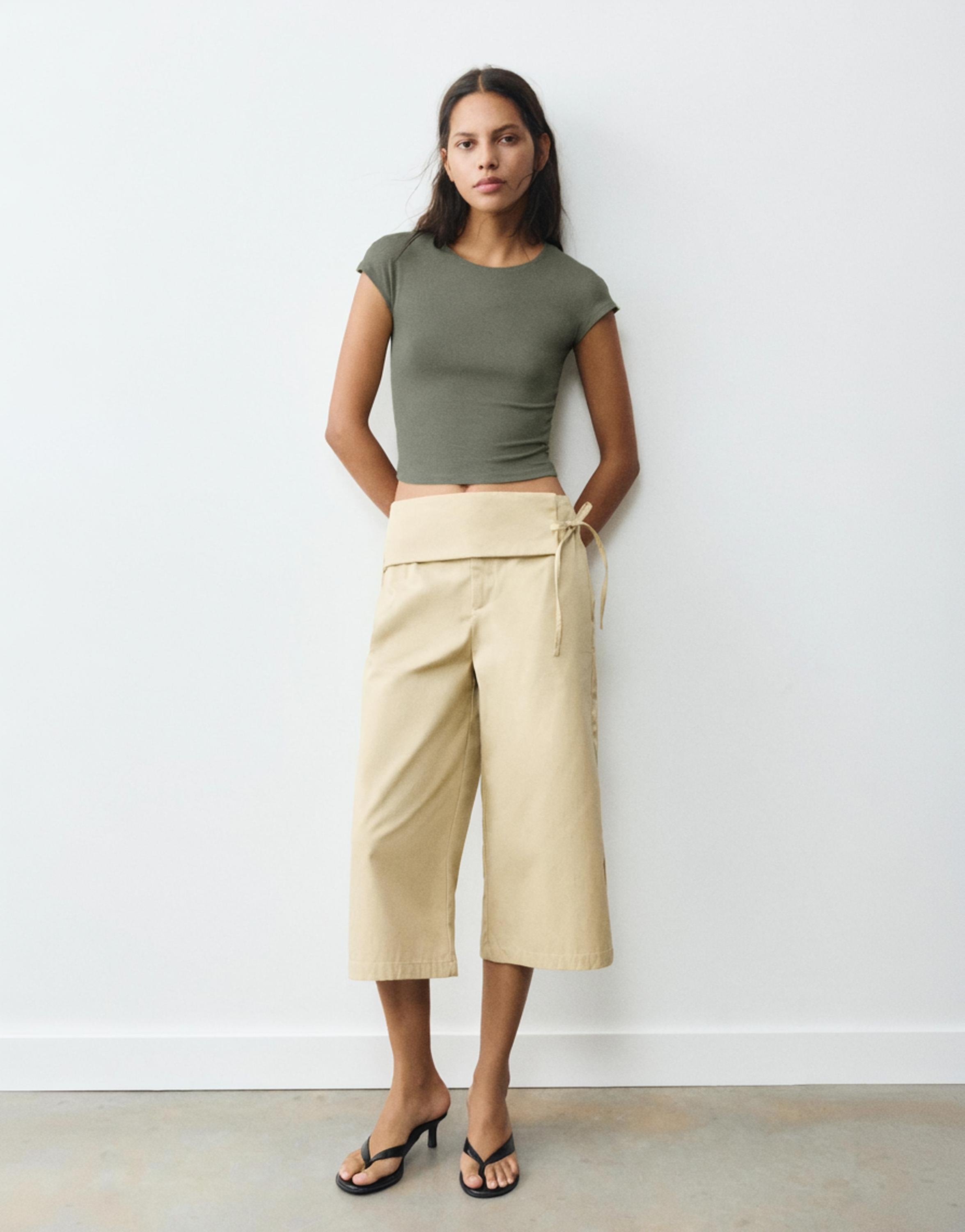 Fitted short sleeve T-shirt — Khaki