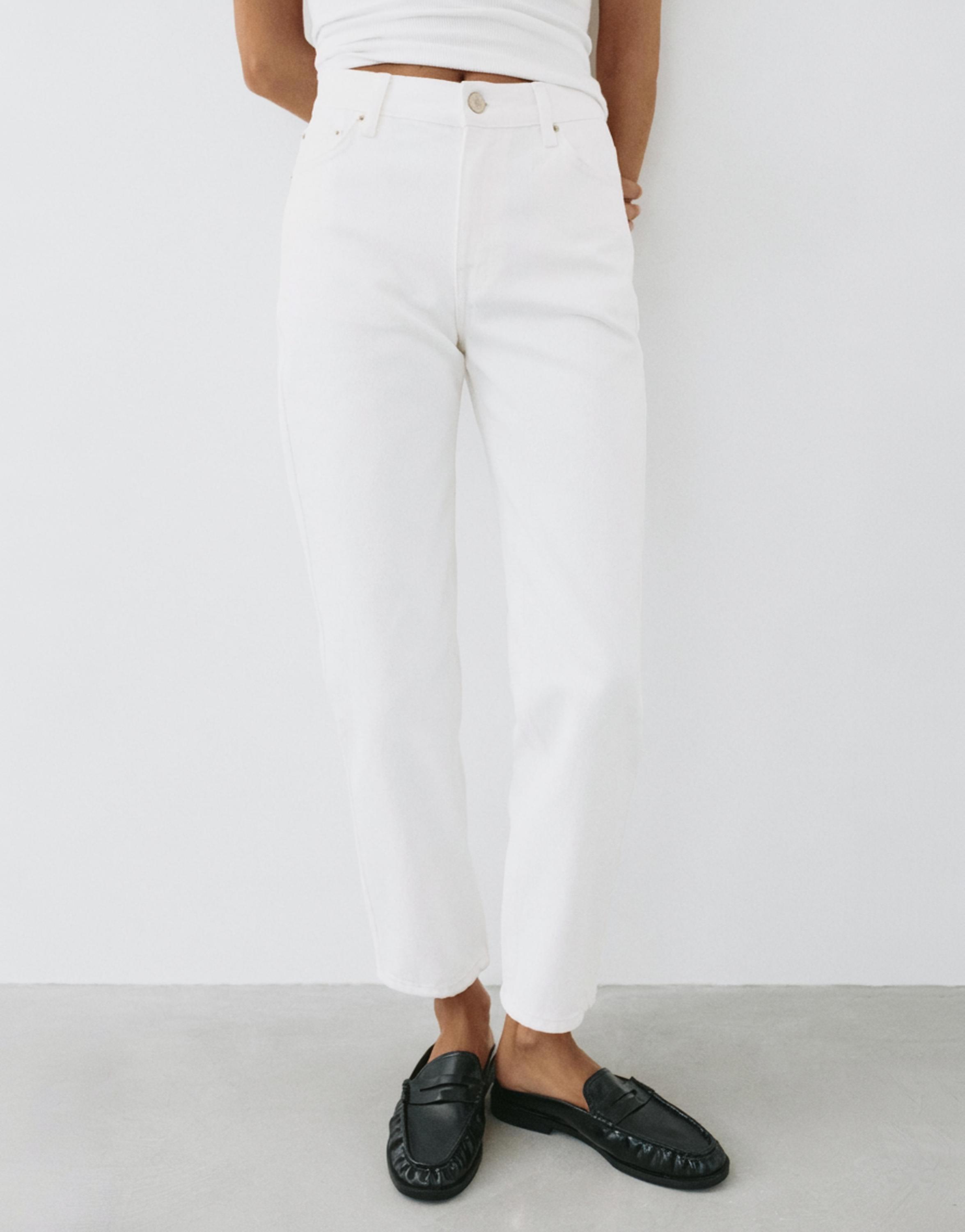 High-waist mom jeans — Bright white