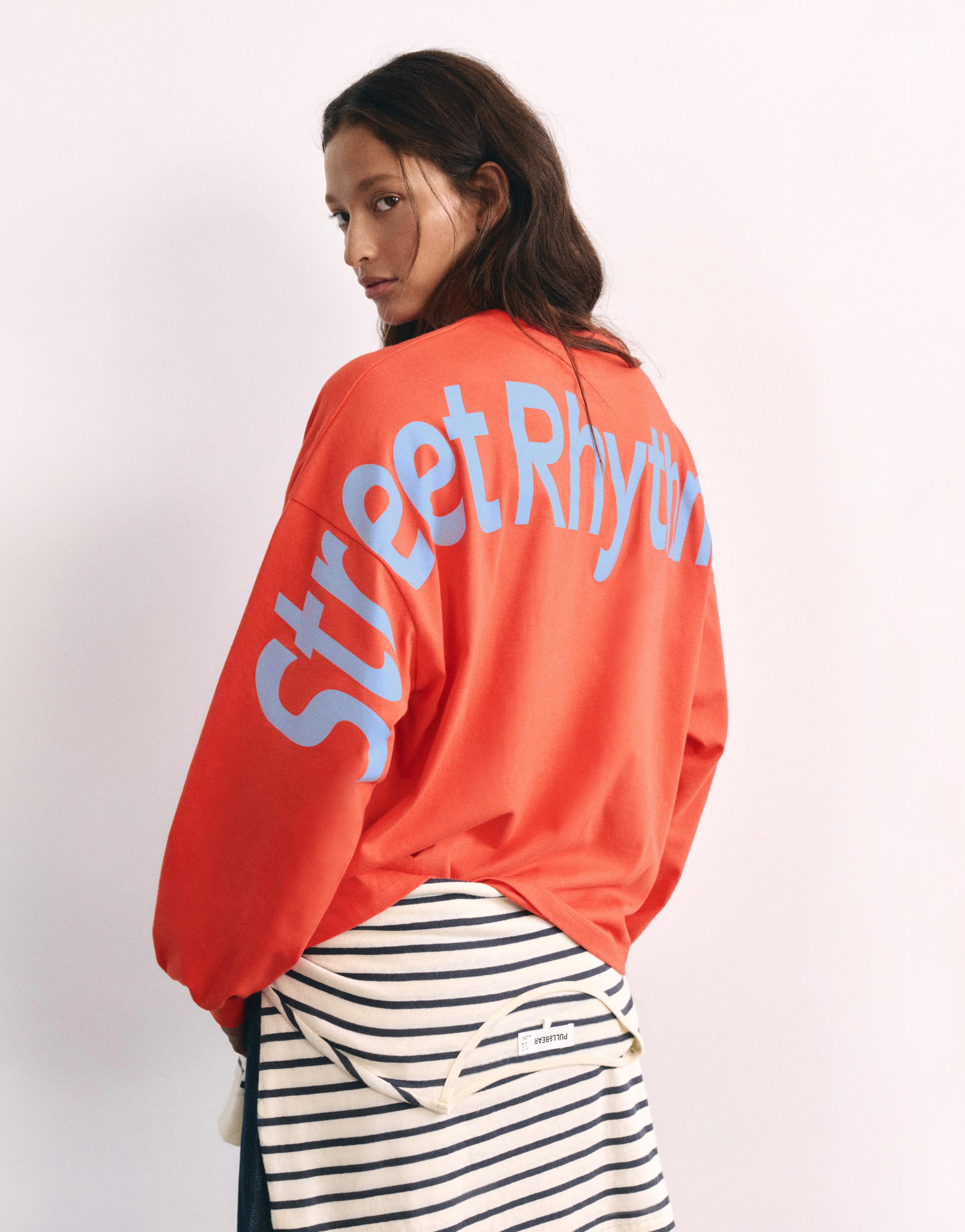 Oversize graphic T-shirt — Bright red