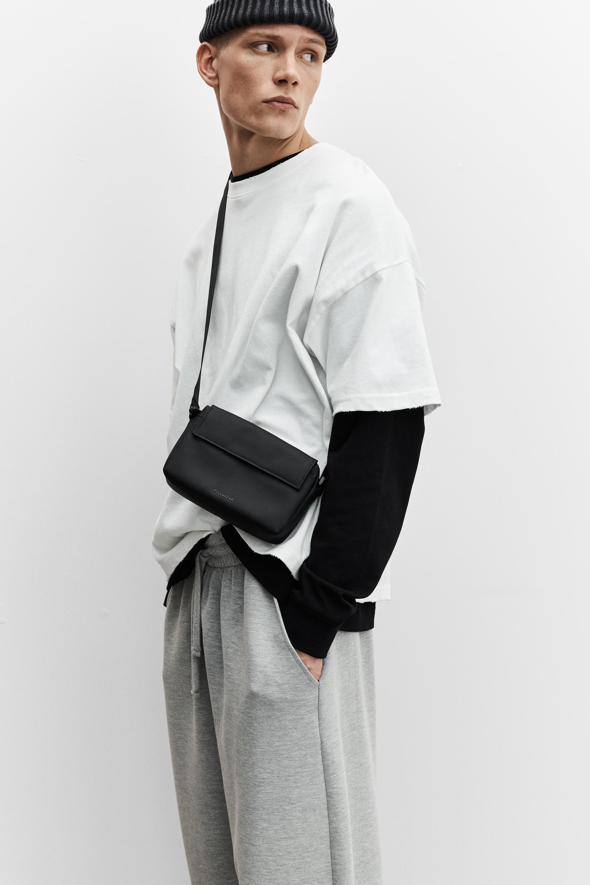 Rubberised crossbody bag | Pull&Bear Thailand