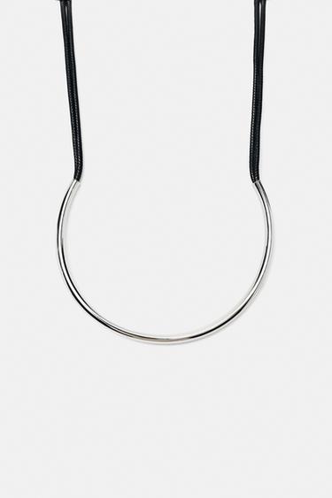 Cord necklace with metal piece — Black 1
