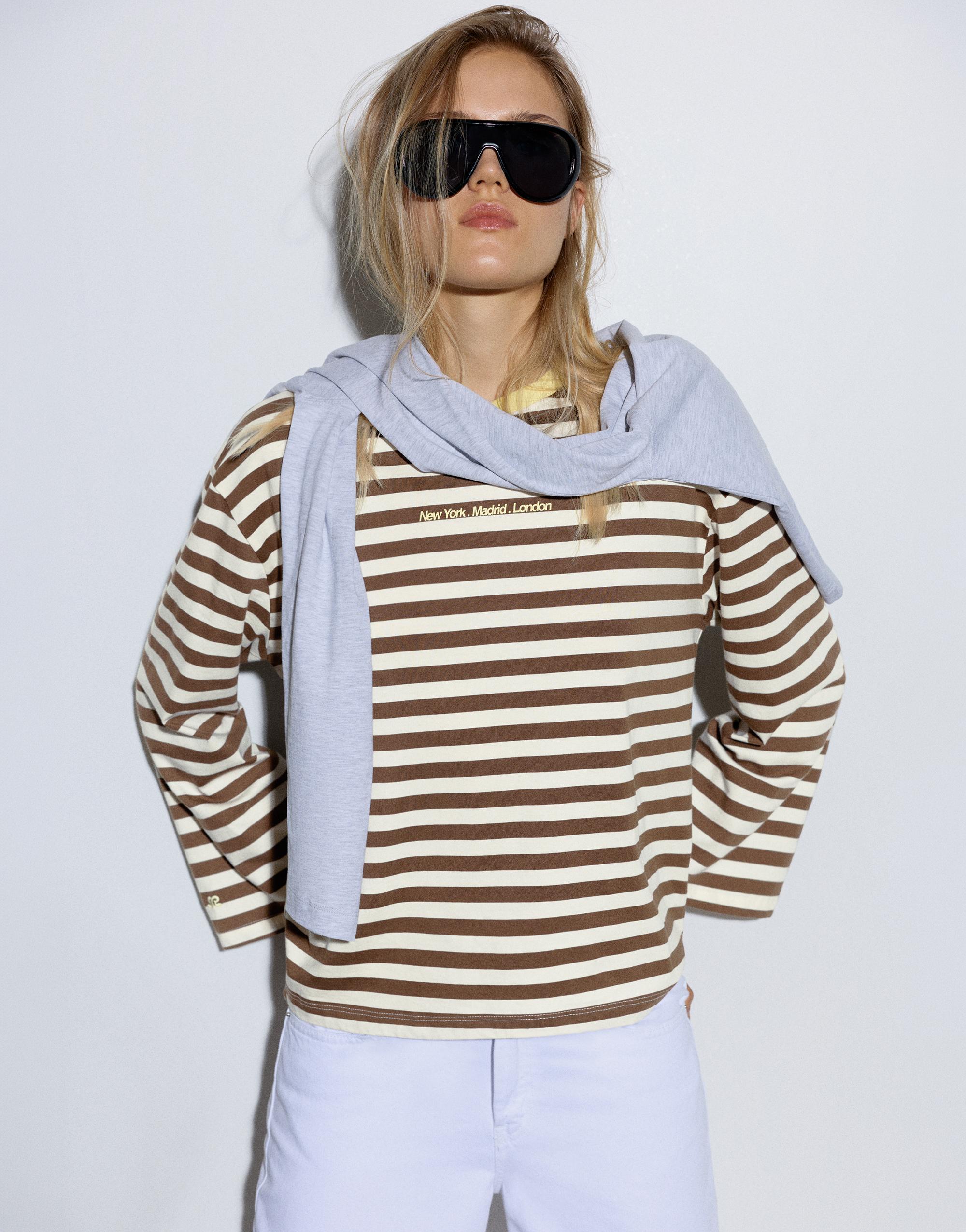 Oversize striped T-shirt — Brown