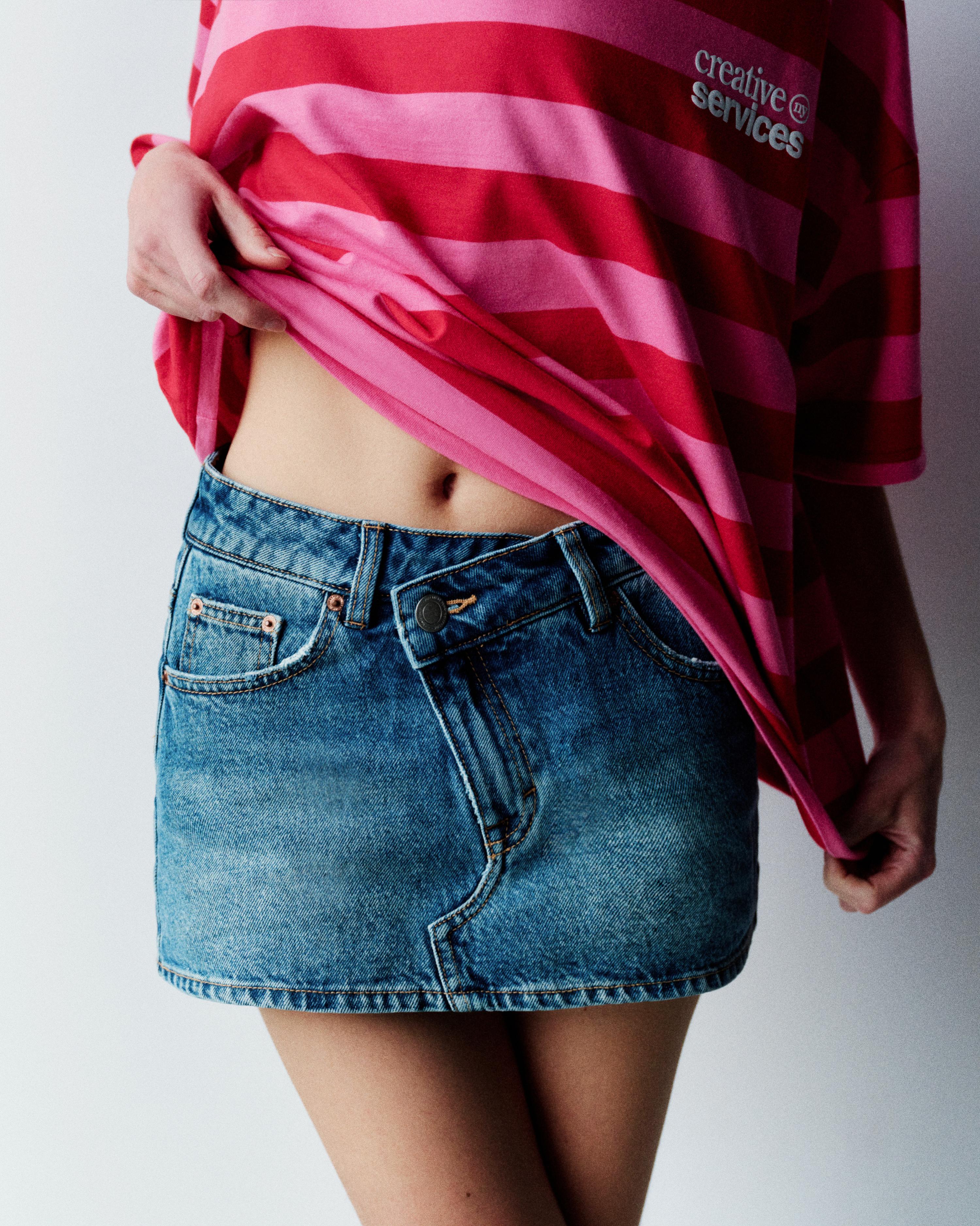 Cross-waist denim skort — Medium blue