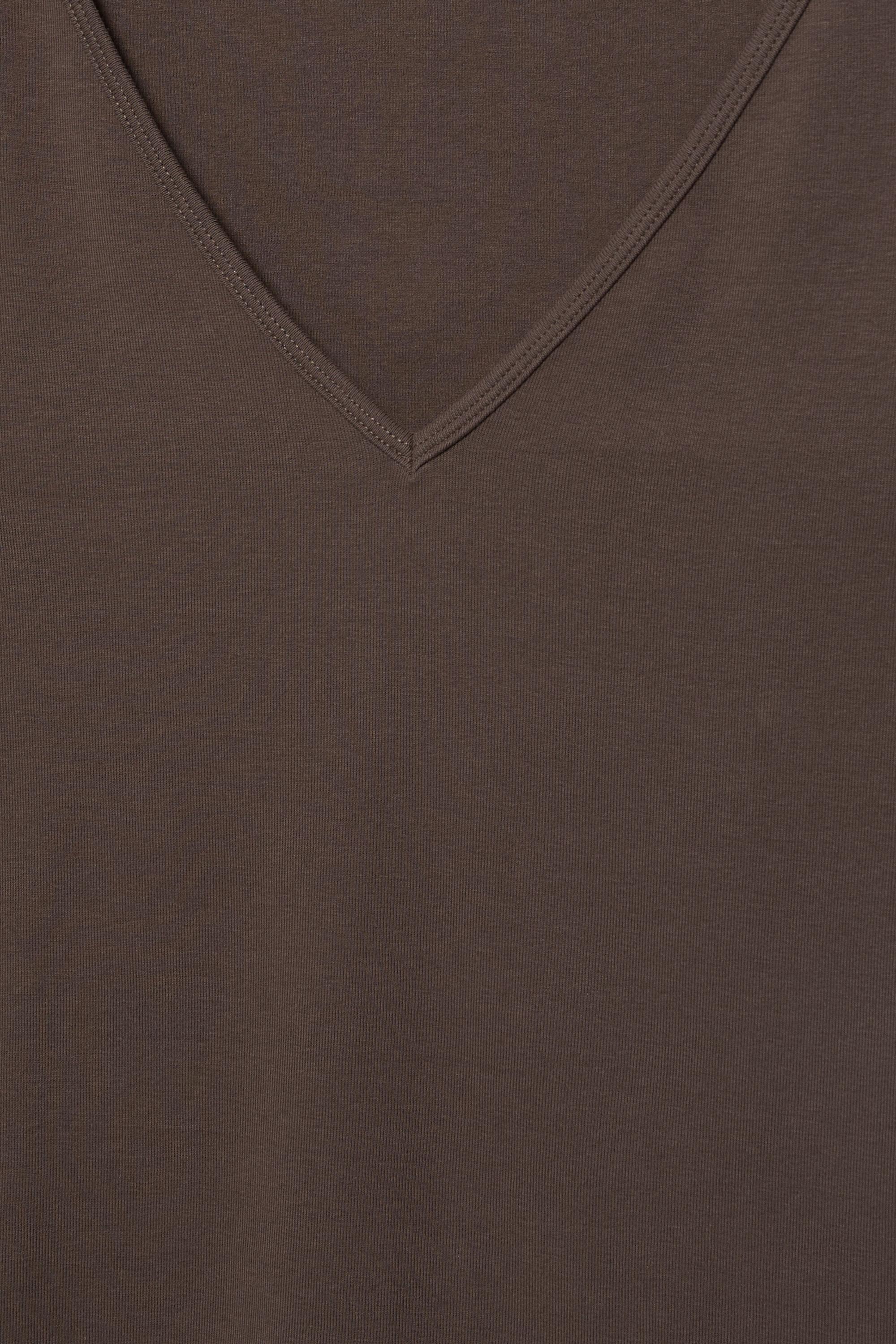 V-neck T-shirt