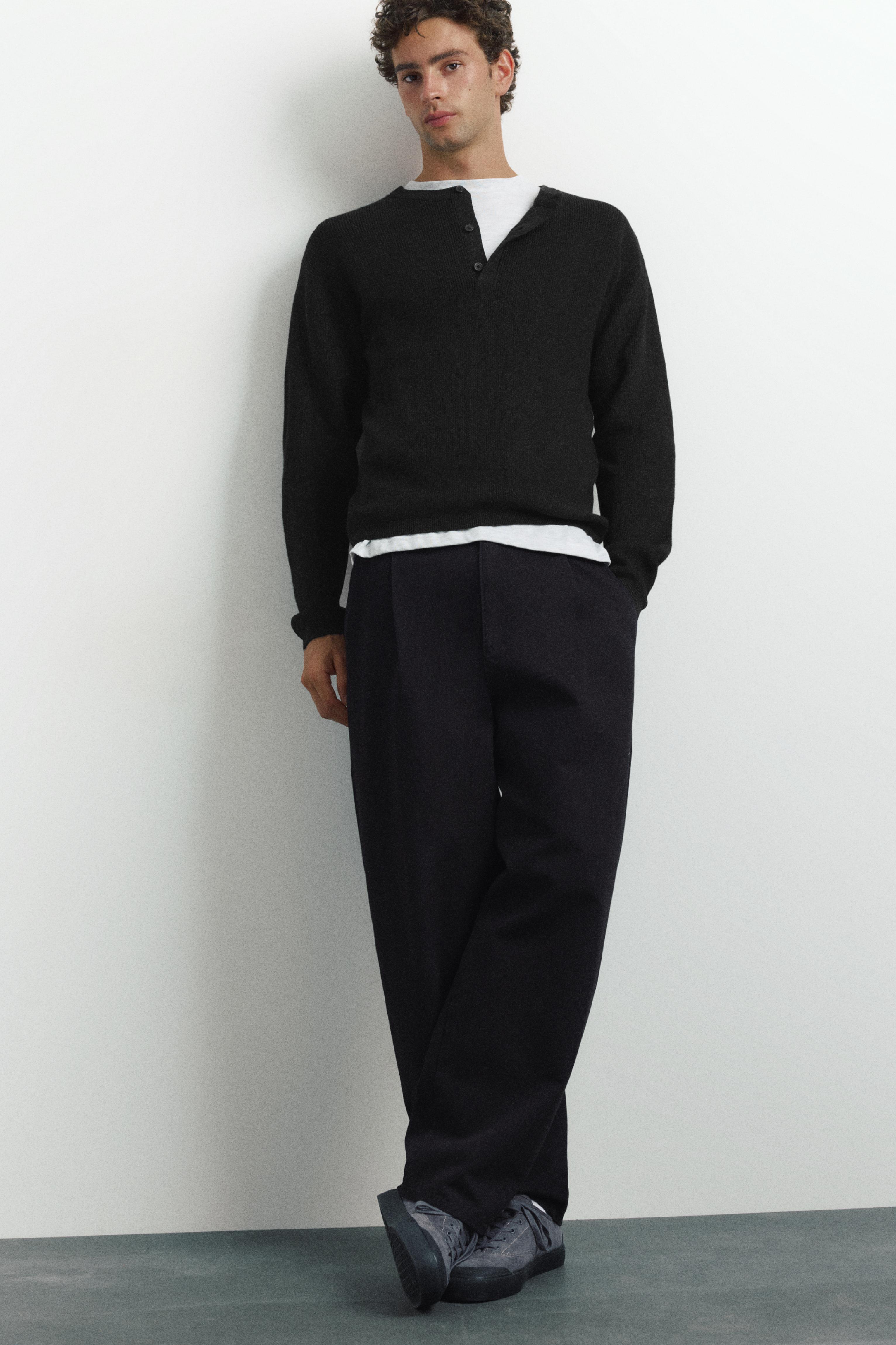 Henley neck jumper — Black