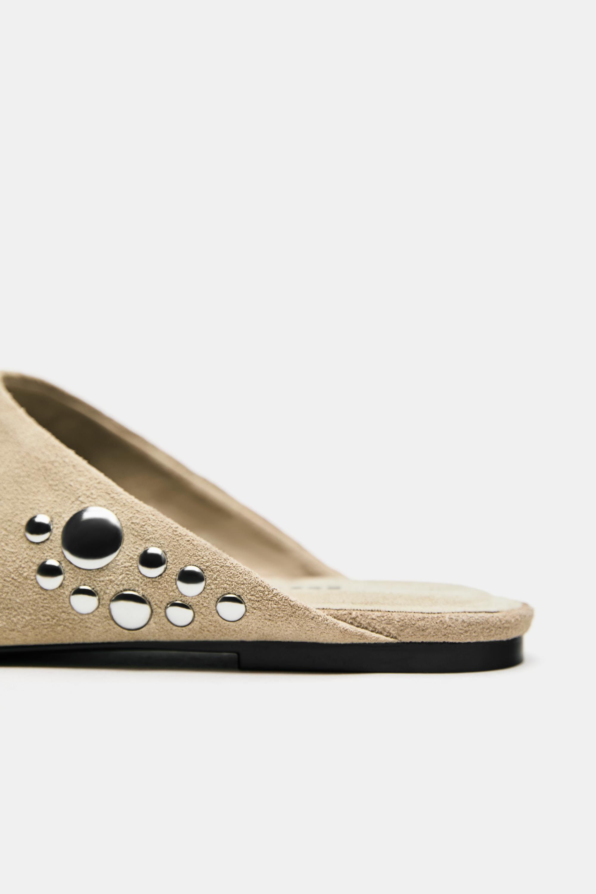 Studded leather mules — Sand