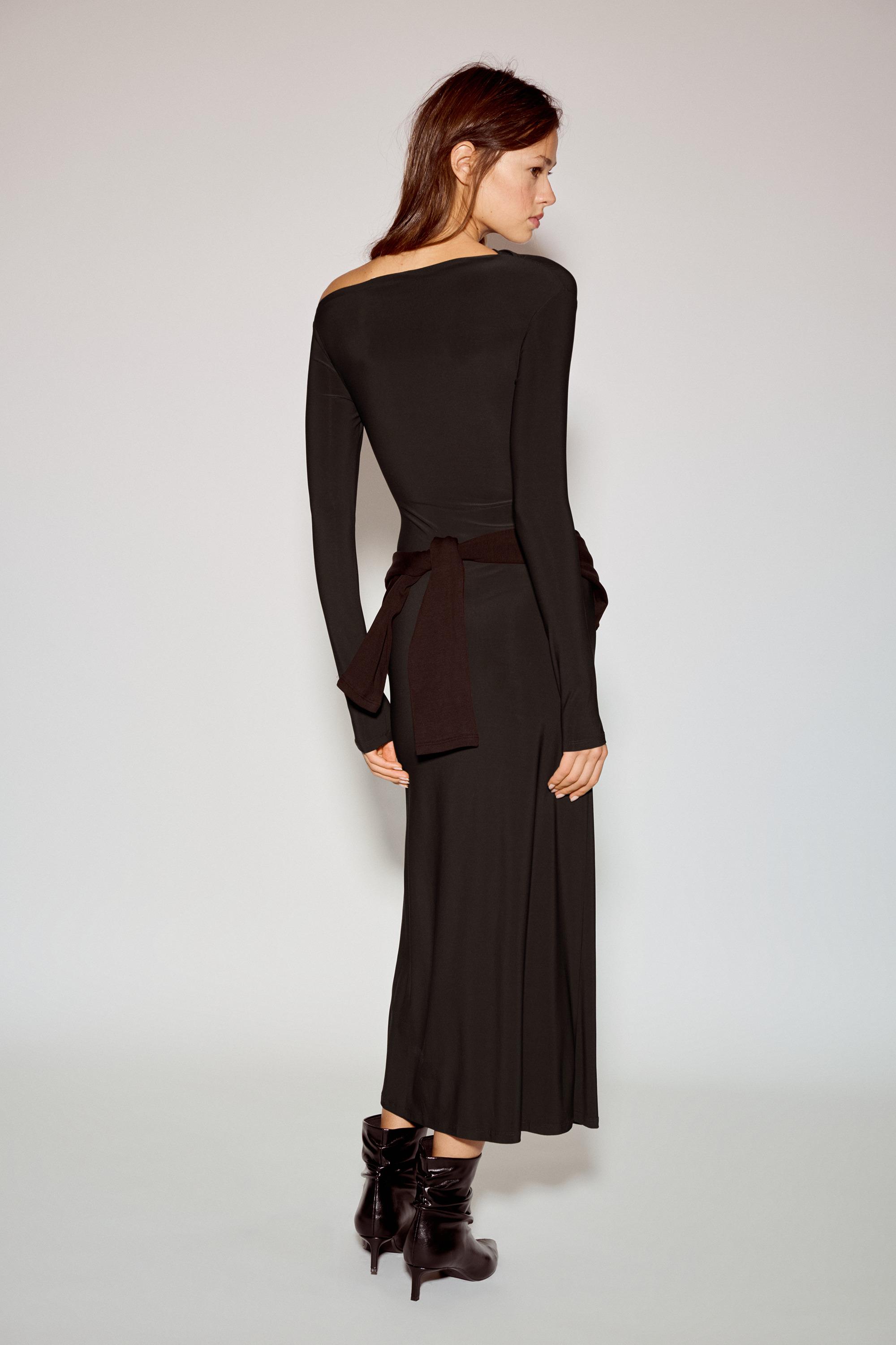 Drape detaylı yumuşak midi elbise - Görsel 32