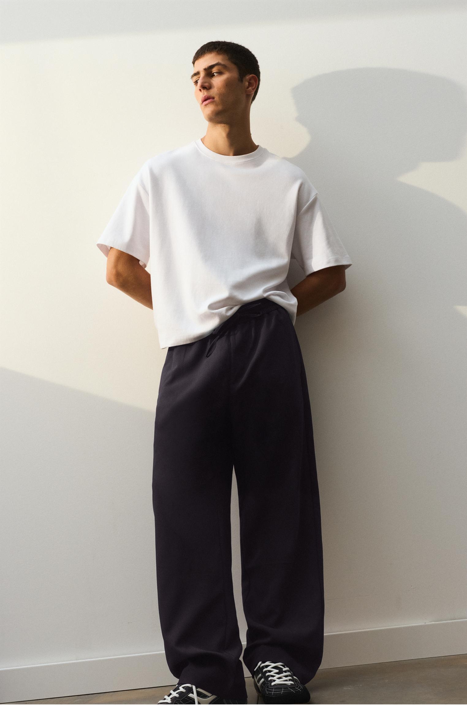 Tailored fit joggers — Black