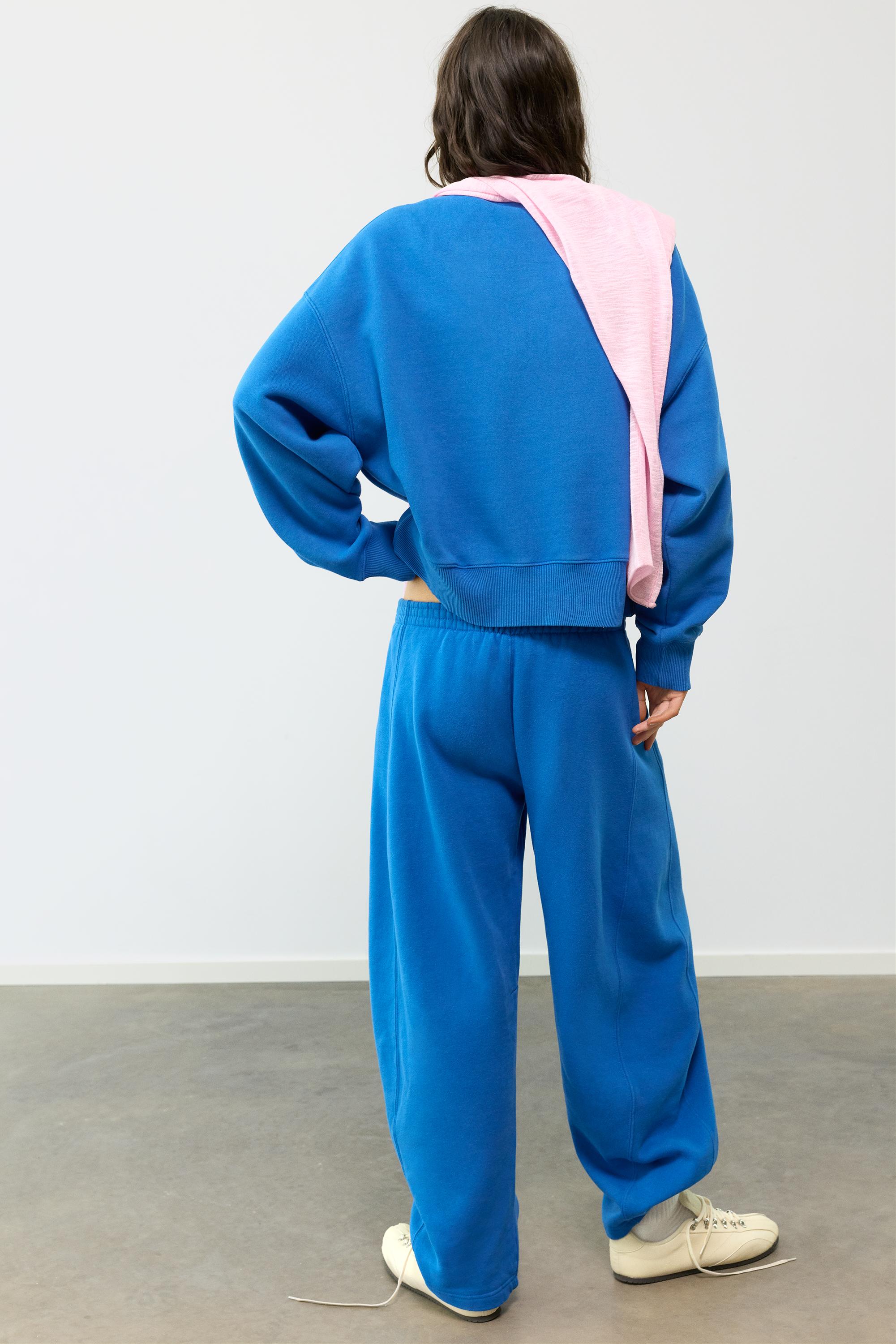 Round neck sweatshirt — Deep blue