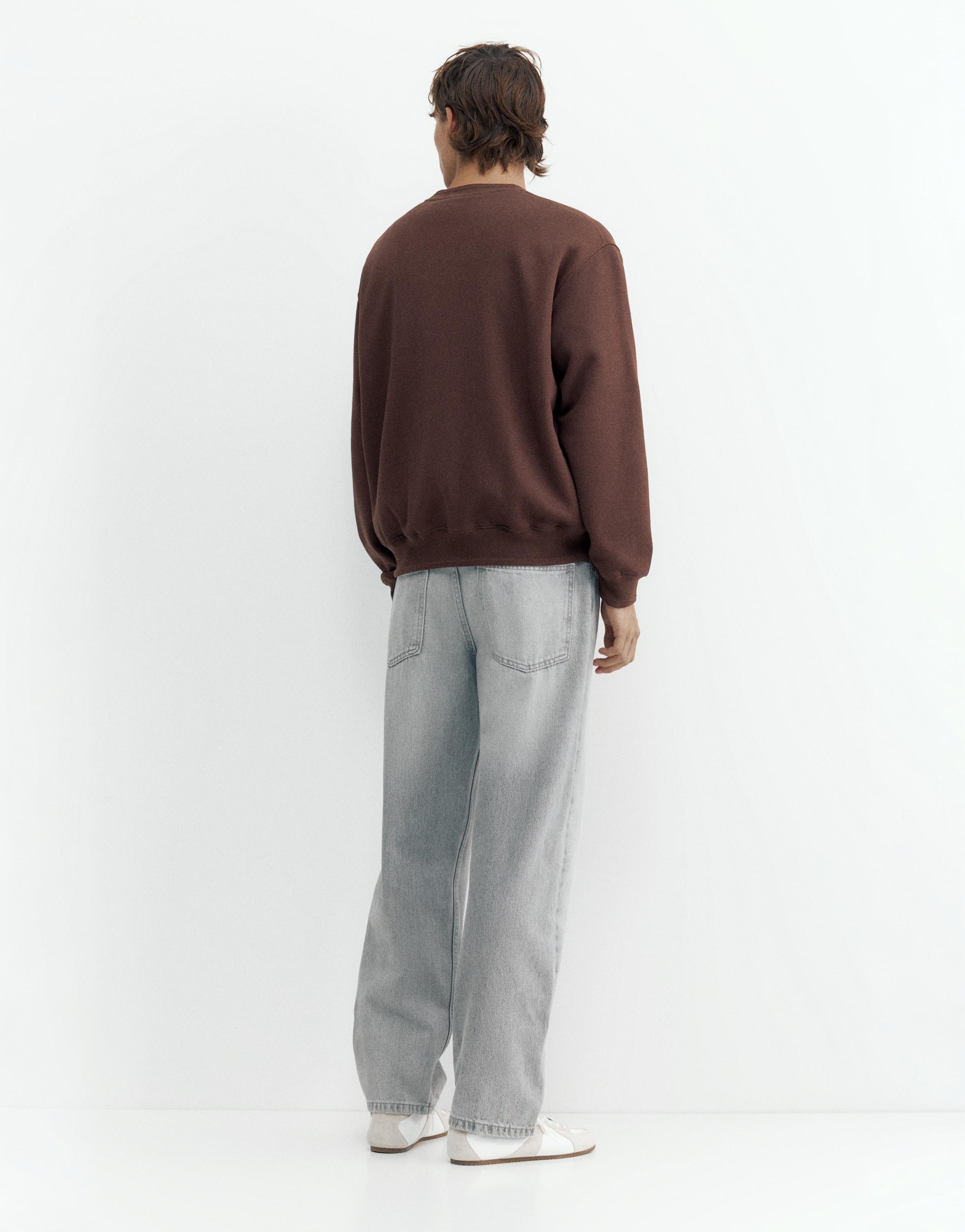 Relaxed fit round neck sweatshirt — Chocolate