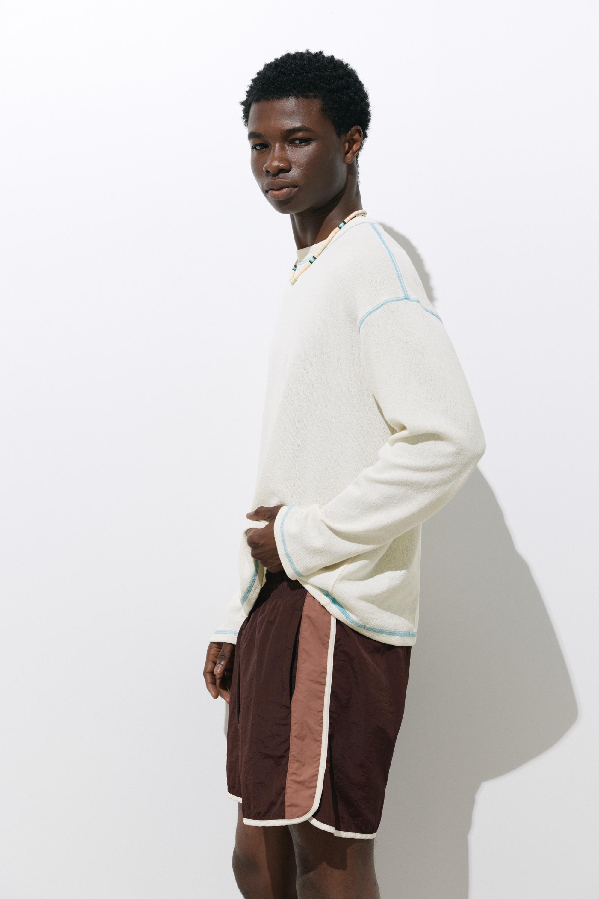 Long sleeve graphic T-shirt with topstitching — Ecru