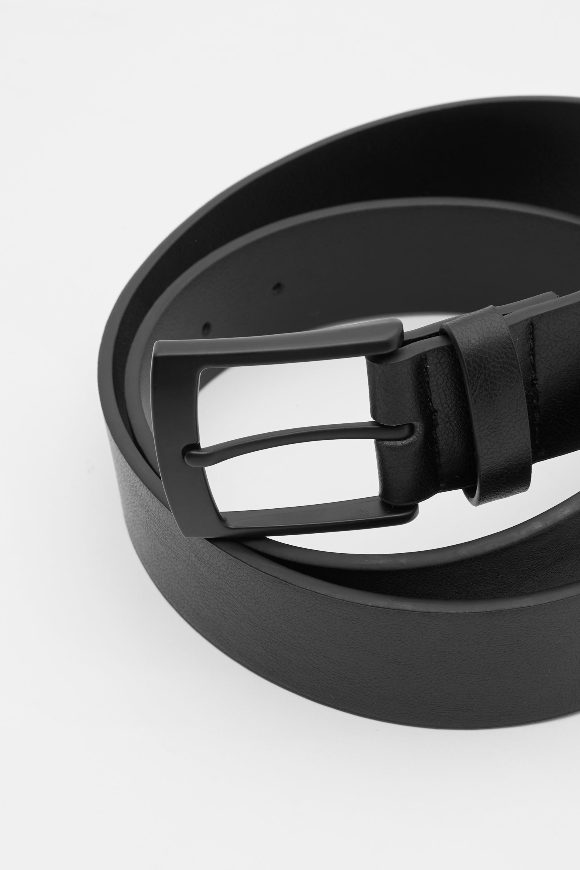 Matte leather effect belt — Black