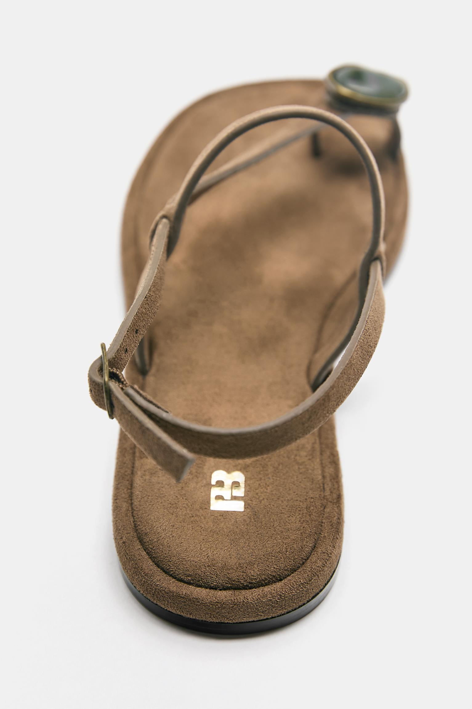 Embellished flat sandals — Brown
