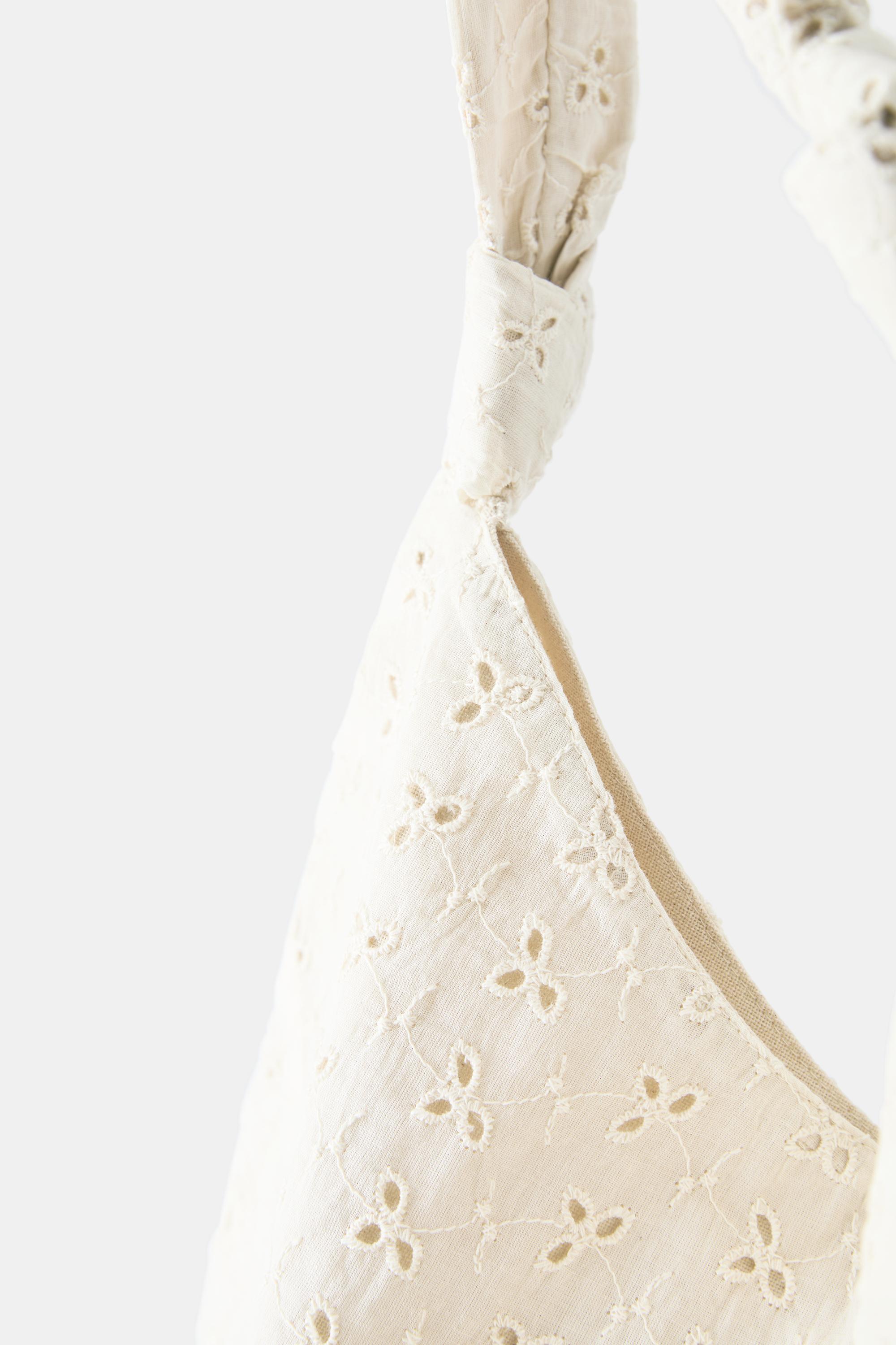 Embroidered tote bag — Ecru