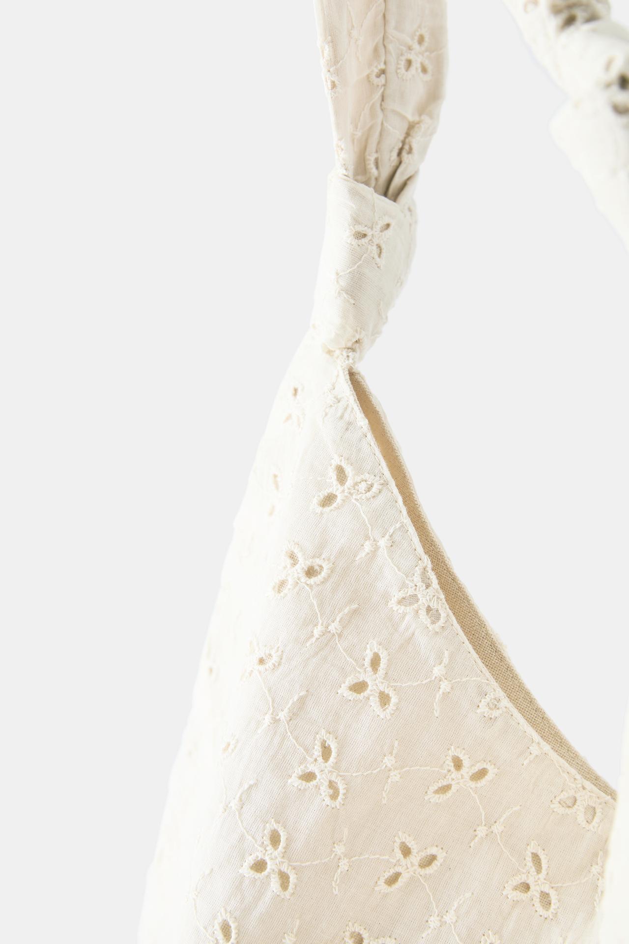 Embroidered tote bag — Ecru