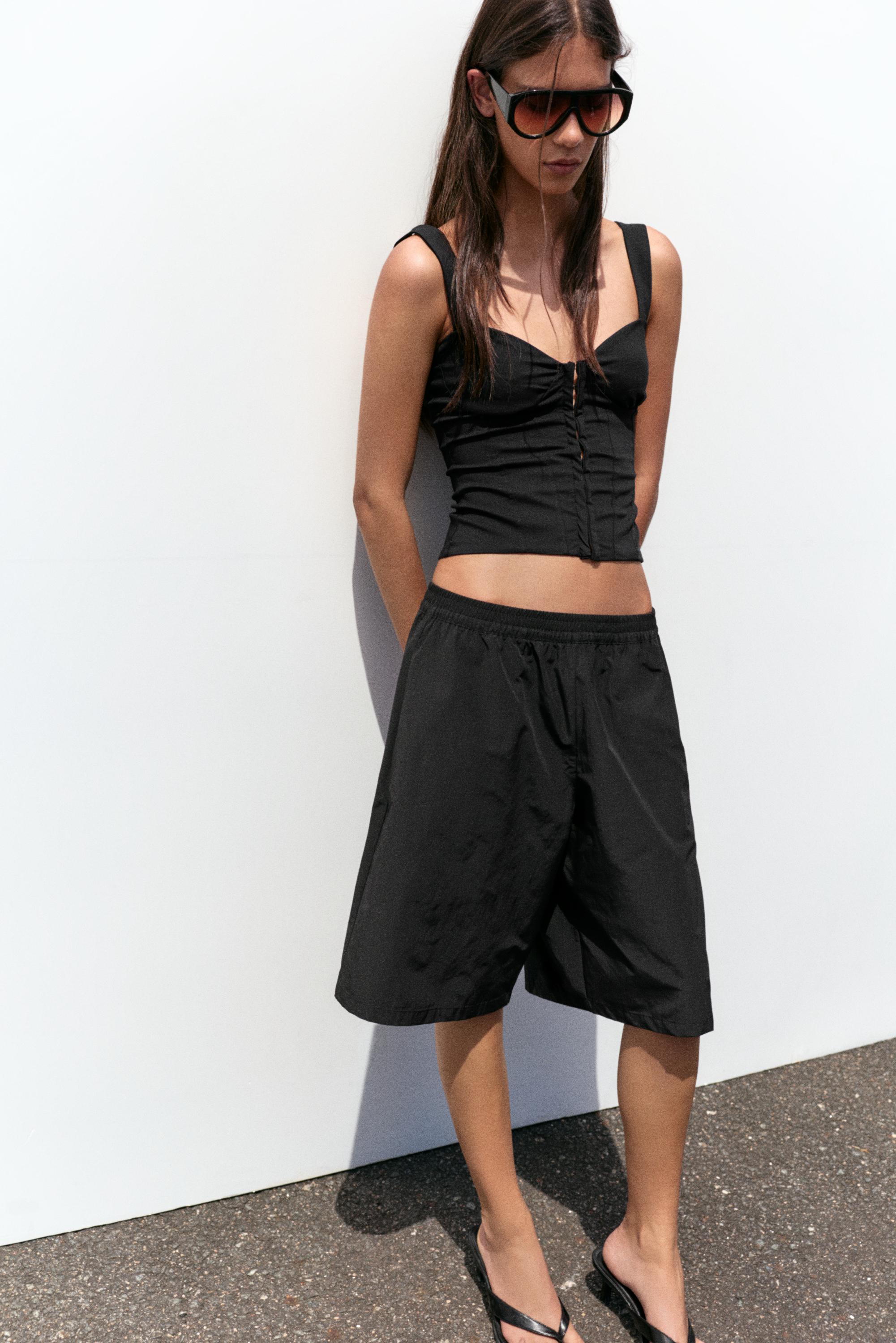 Black Bermuda shorts with elasticated waistband — Black