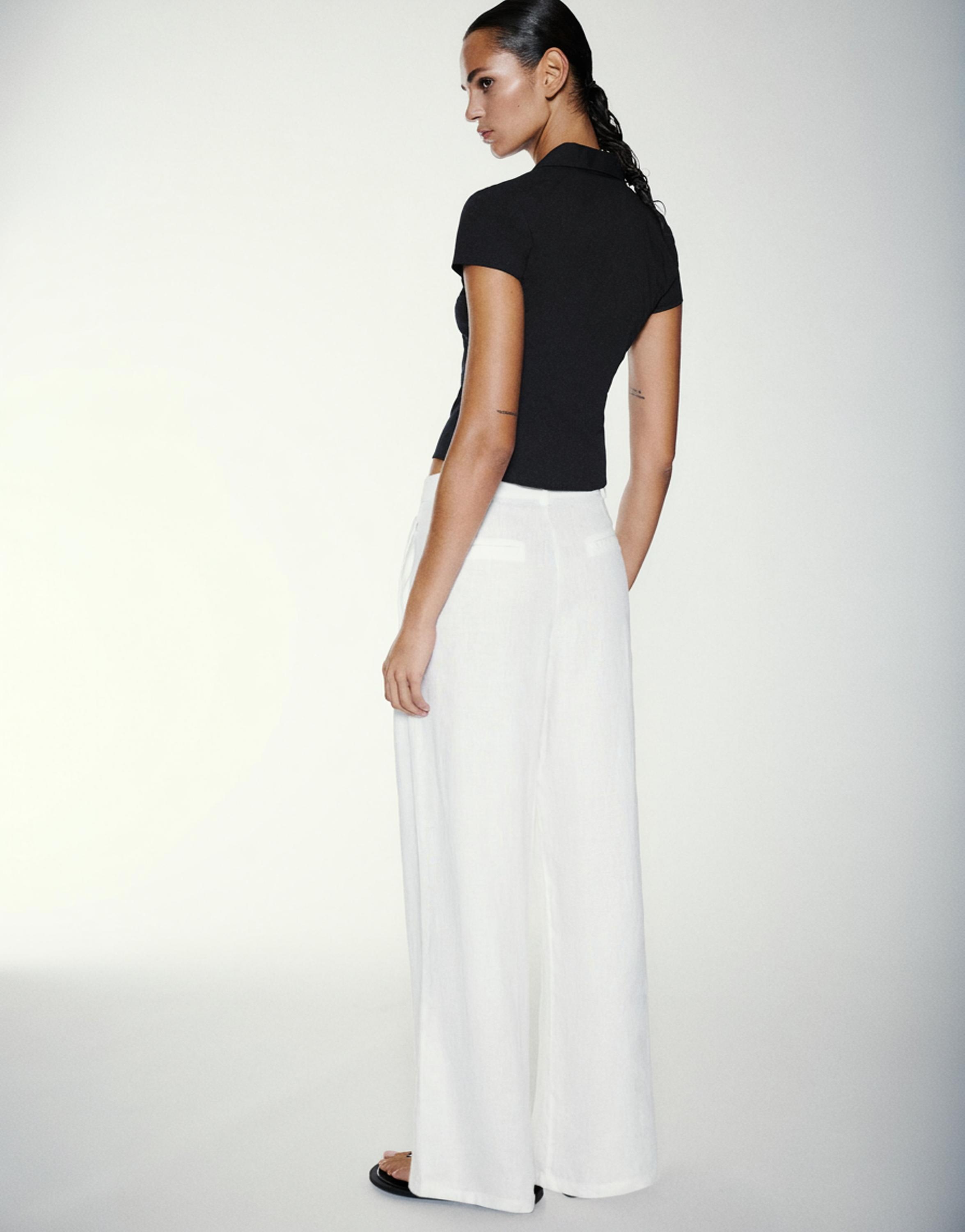 Short sleeve shirt with toggles — Black