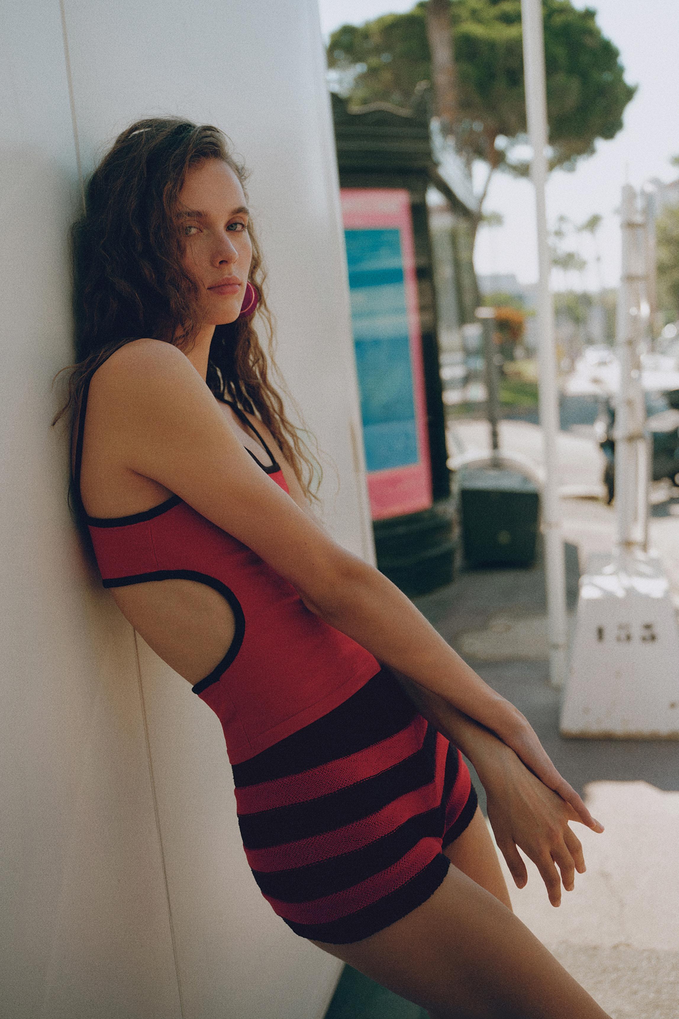 Red strappy cut-out top — Red