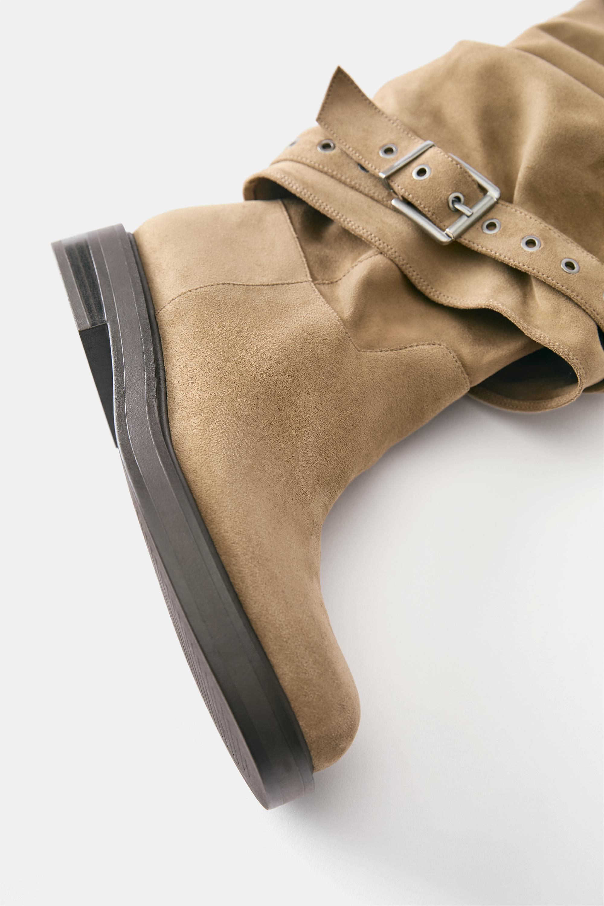 Flat footed leggings boots with buckle — Brown